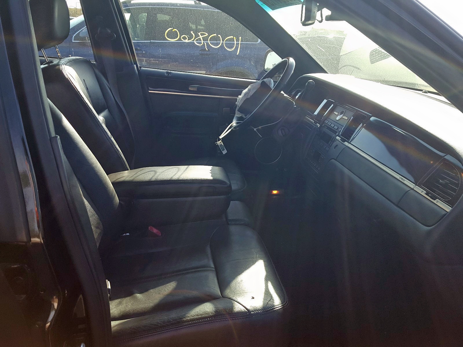 Photo 5 from auction – 2009 LINCOLN TOWN CAR S with VIN 2LNHM82VX9X601196