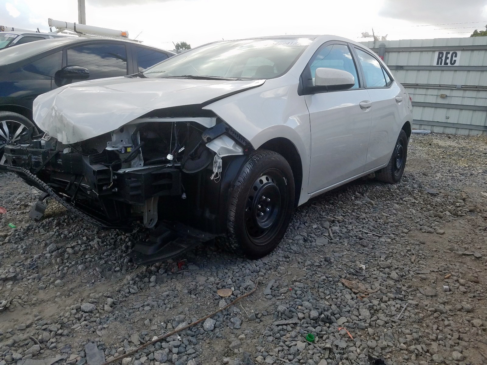 Photo 2 from auction – 2018 TOYOTA COROLLA L with VIN 5YFBURHE1JP788702