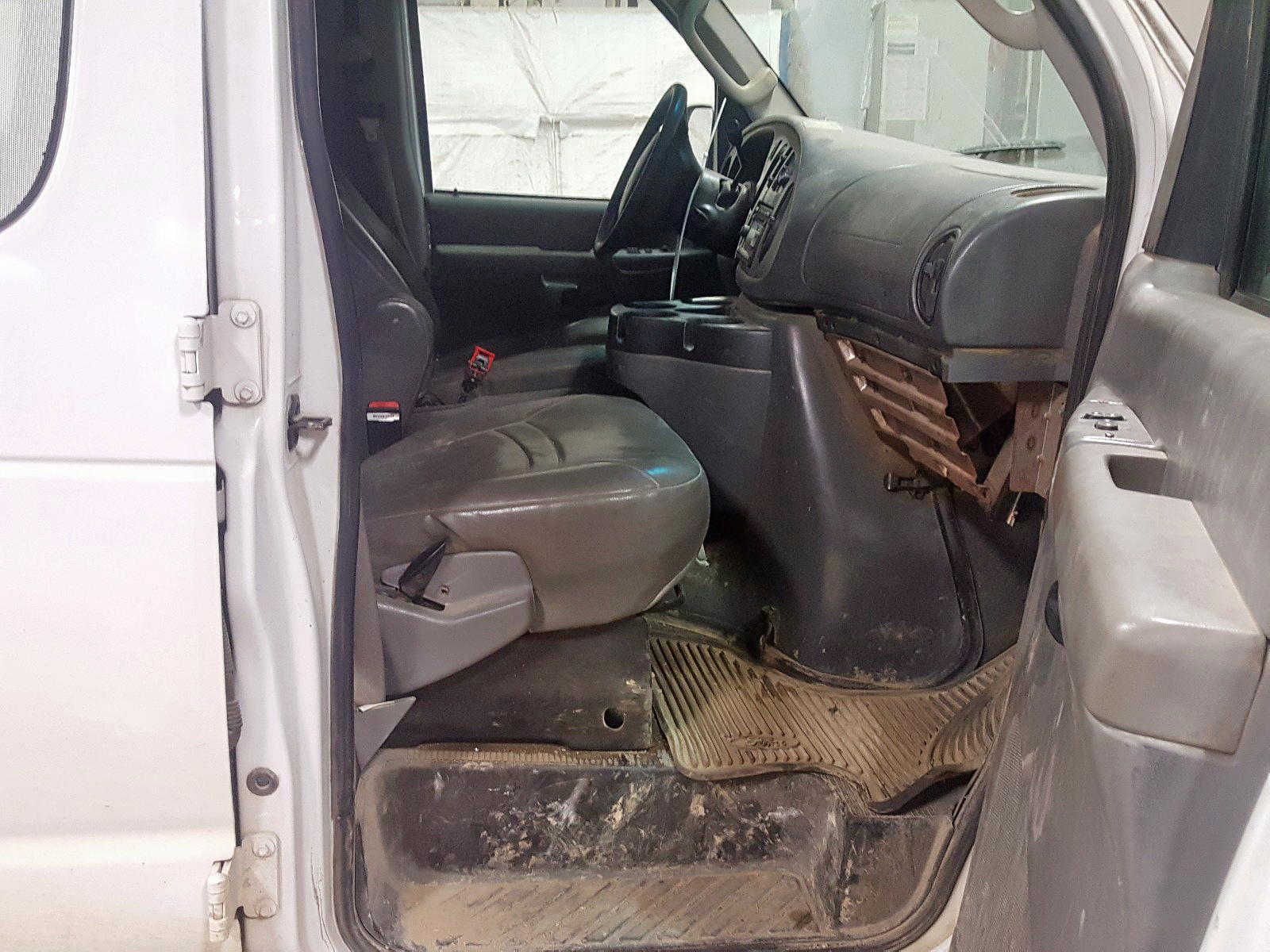 Photo 5 from auction – 2006 FORD ECONOLINE with VIN 1FBSS31L46HB40967