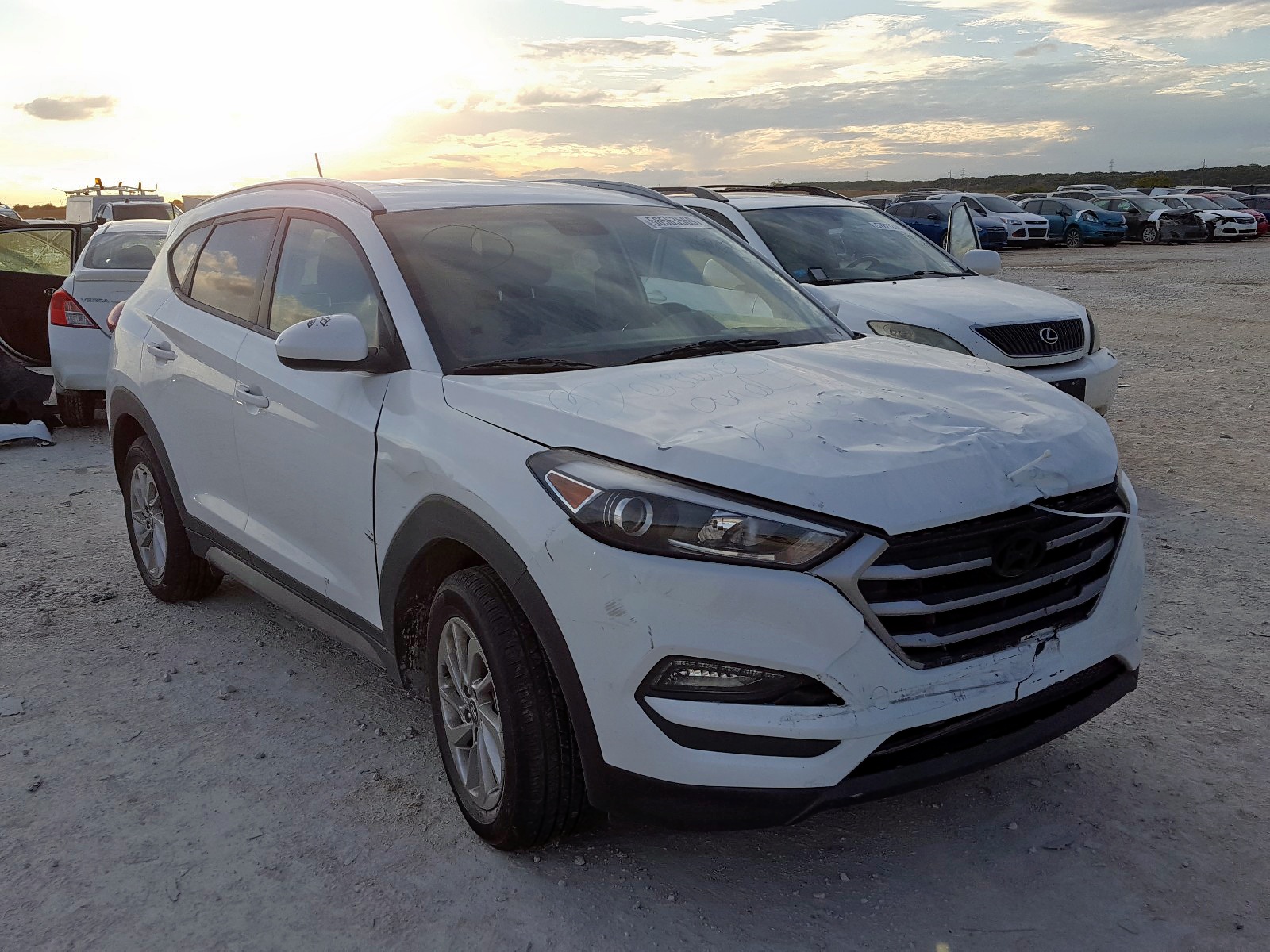 Photo 1 from auction – 2017 HYUNDAI TUCSON LIM with VIN KM8J33A47HU265853