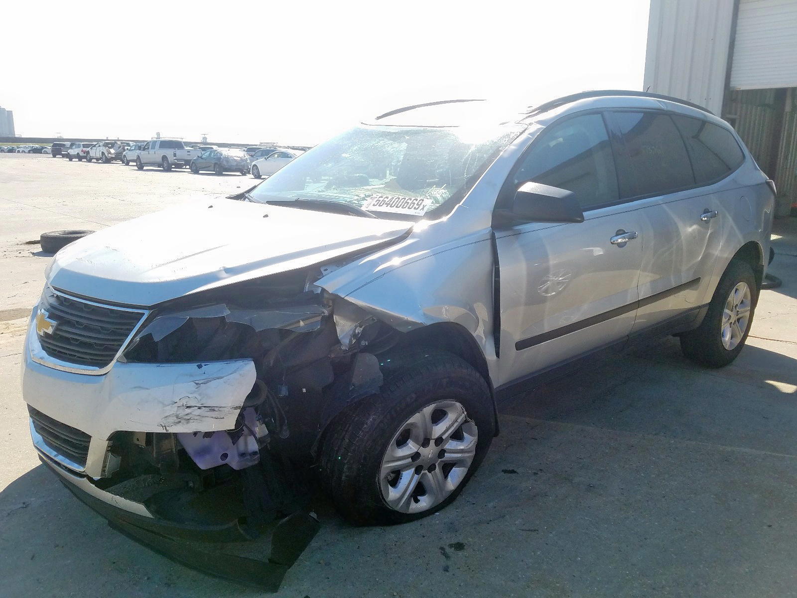 Photo 2 from auction – 2015 CHEVROLET TRAVERSE L with VIN 1GNKRFED4FJ188836