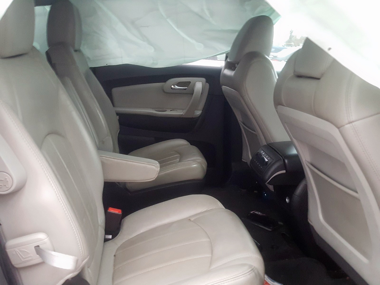Photo 6 from auction – 2011 CHEVROLET TRAVERSE L with VIN 1GNKVLEDXBJ102918