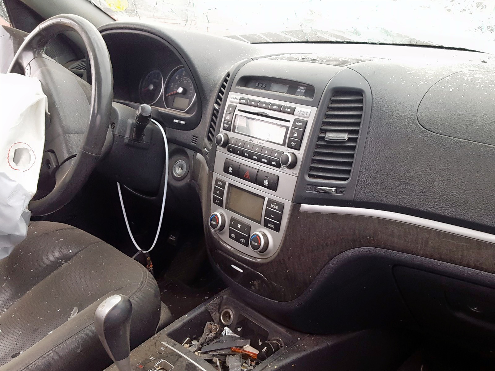 Photo 9 from auction – 2008 HYUNDAI SANTA FE S with VIN 5NMSH13E28H213736