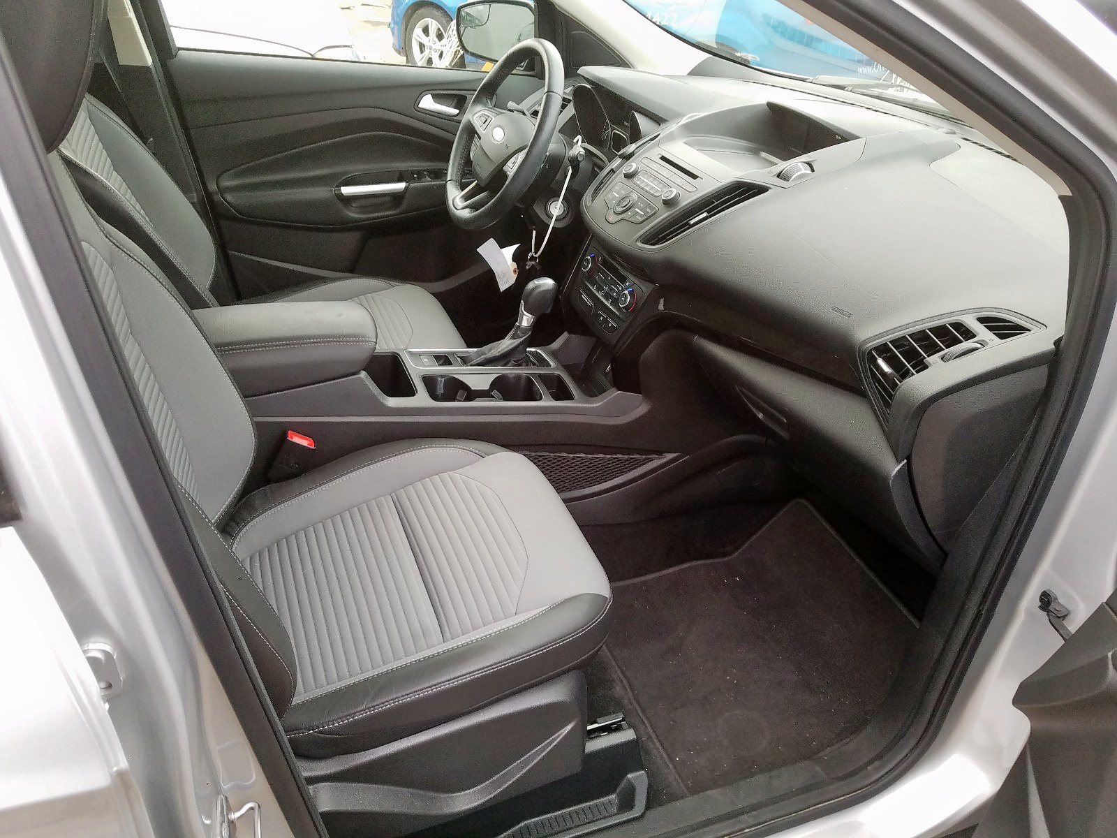 Photo 5 from auction – 2017 FORD ESCAPE SE with VIN 1FMCU0GDXHUE06166