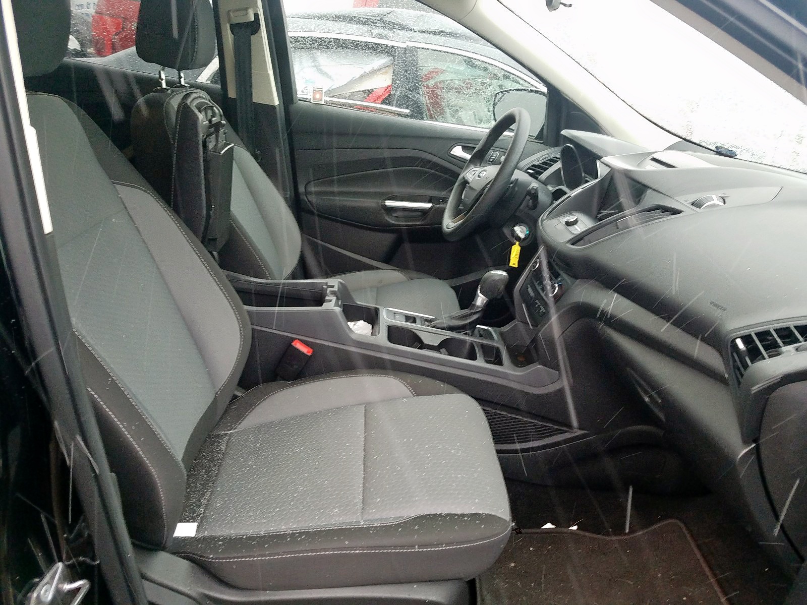 Photo 5 from auction – 2017 FORD ESCAPE SE with VIN 1FMCU0GDXHUE92546