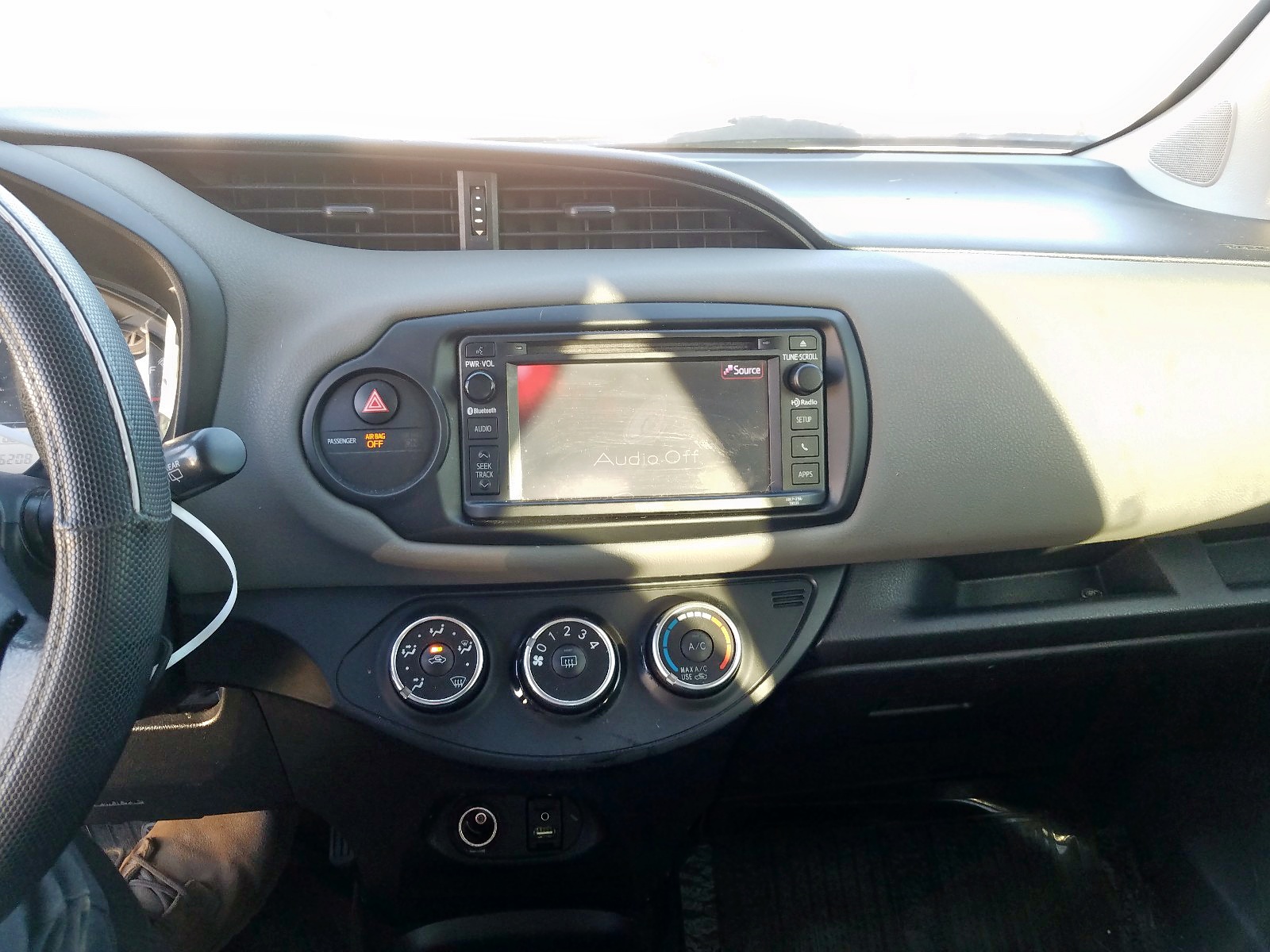 Photo 9 from auction – 2015 TOYOTA YARIS with VIN VNKKTUD35FA016734
