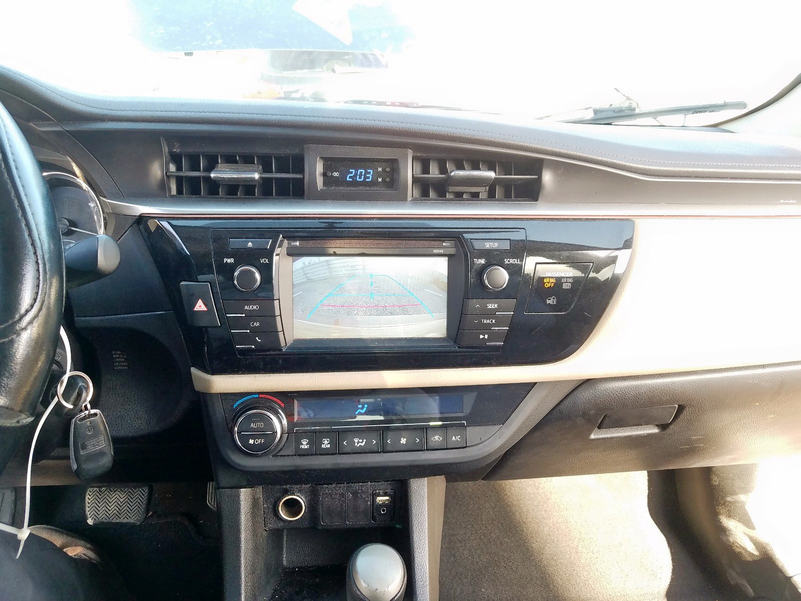Photo 15 from auction – 2014 TOYOTA COROLLA L with VIN 5YFBURHE7EP177840