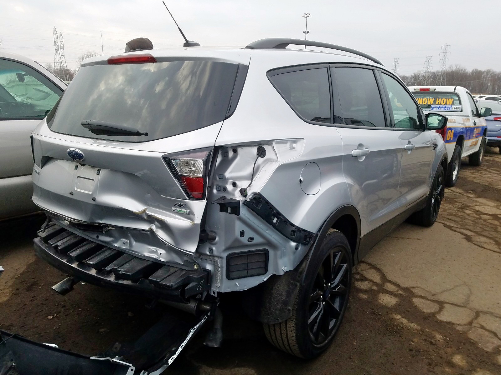 Photo 4 from auction – 2017 FORD ESCAPE SE with VIN 1FMCU0GDXHUE06166