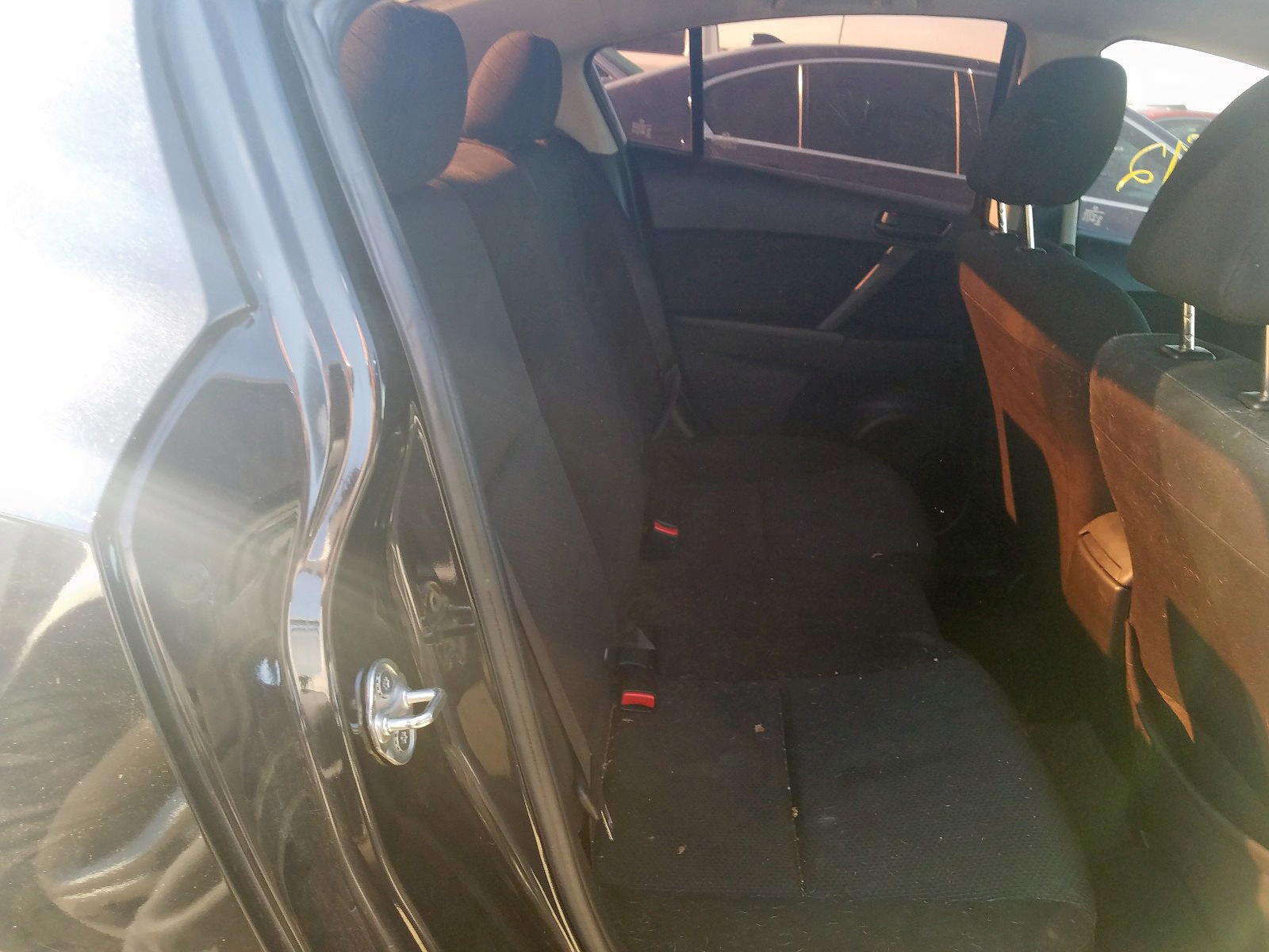 Photo 6 from auction – 2011 MAZDA 3 I with VIN JM1BL1UG3B1361460