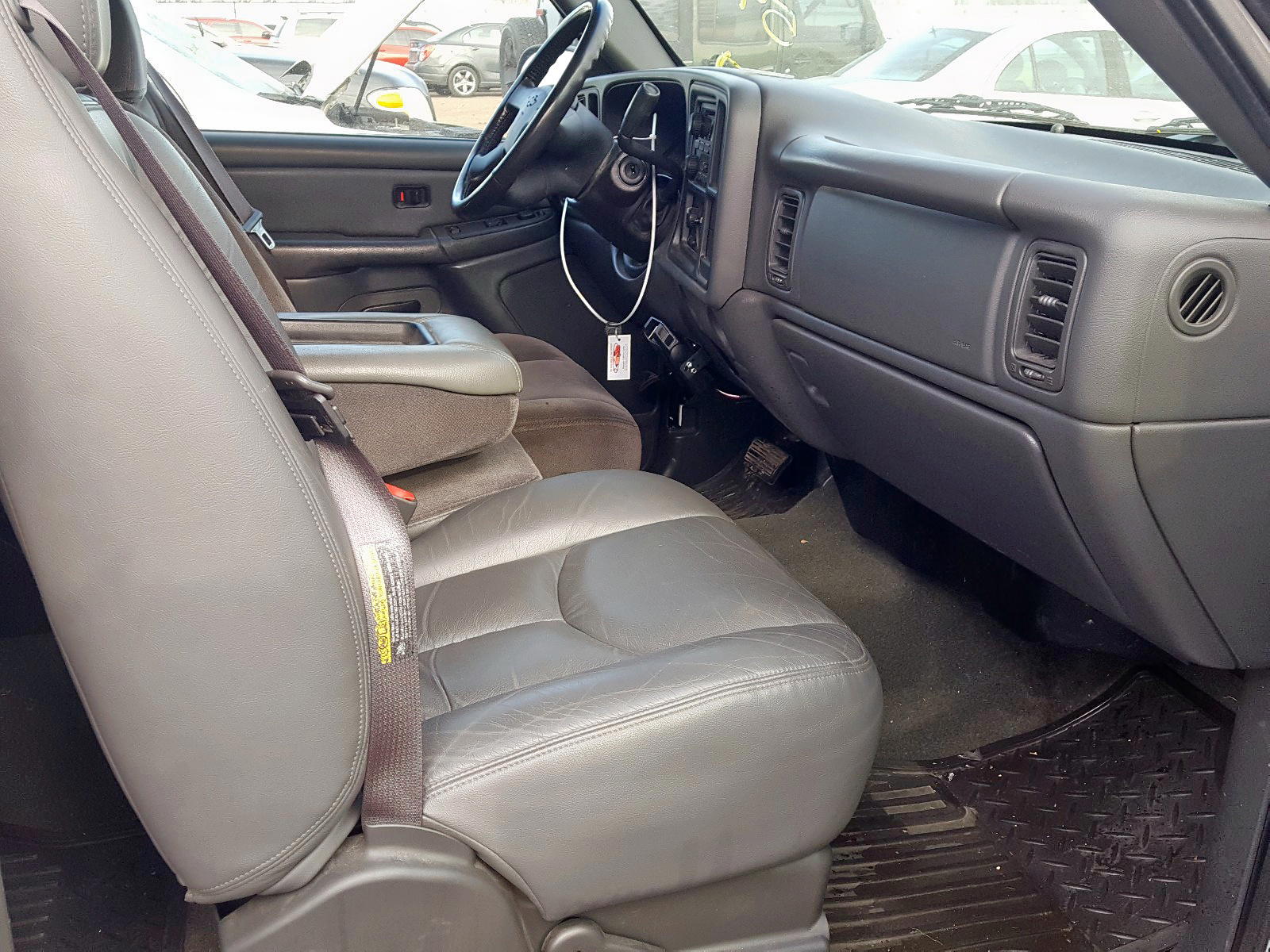 Photo 5 from auction – 2003 CHEVROLET SILVERADO with VIN 2GCEC19T531229282