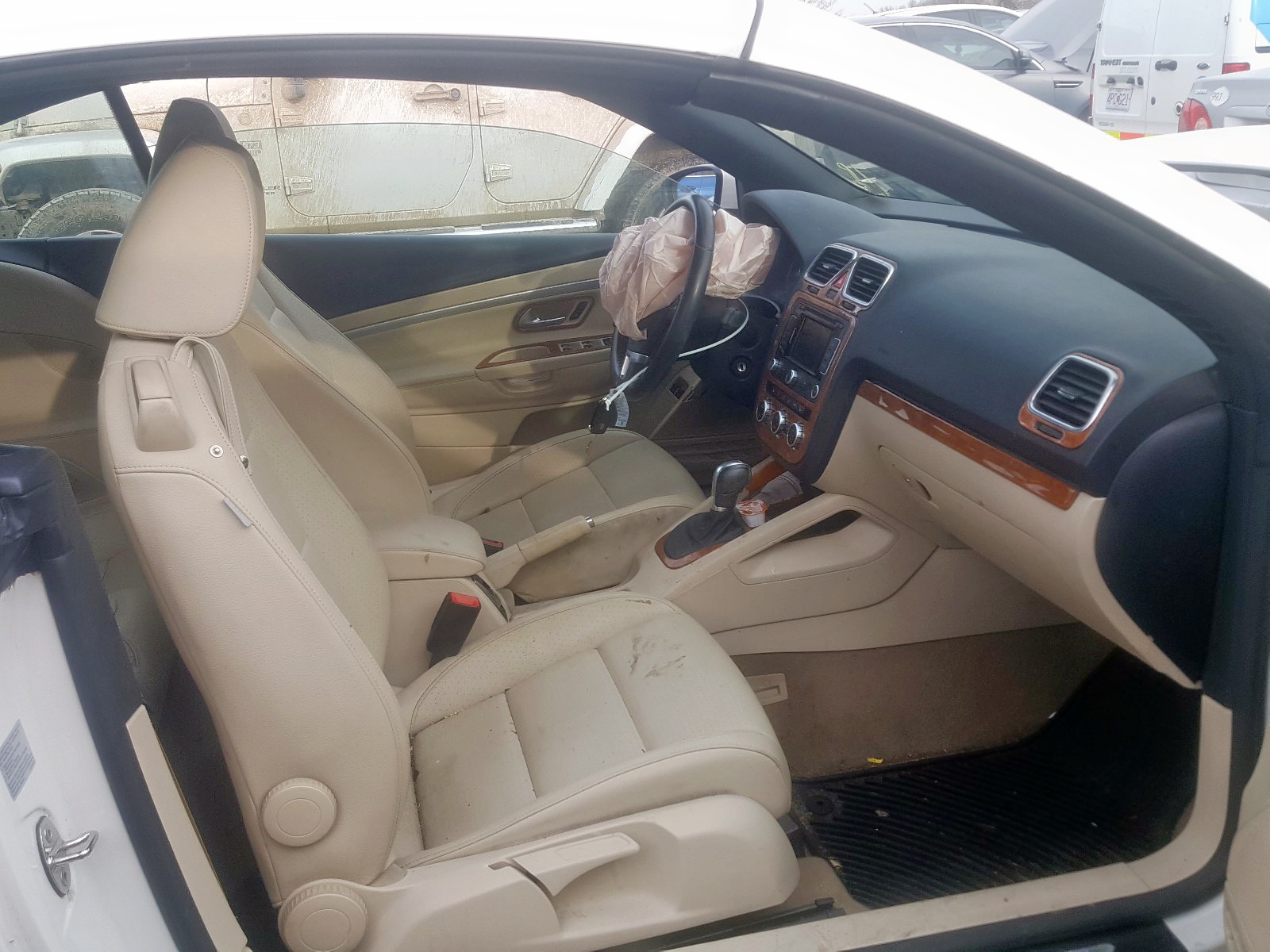 Photo 5 from auction – 2014 VOLKSWAGEN EOS KOMFOR with VIN WVWBW8AH1EV001453