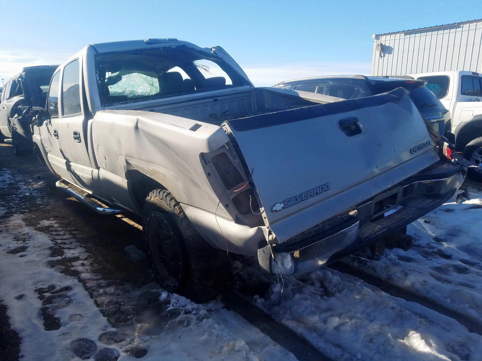 Photo 3 from auction – 2004 CHEVROLET SILVERADO with VIN 1GCHC232X4F220350