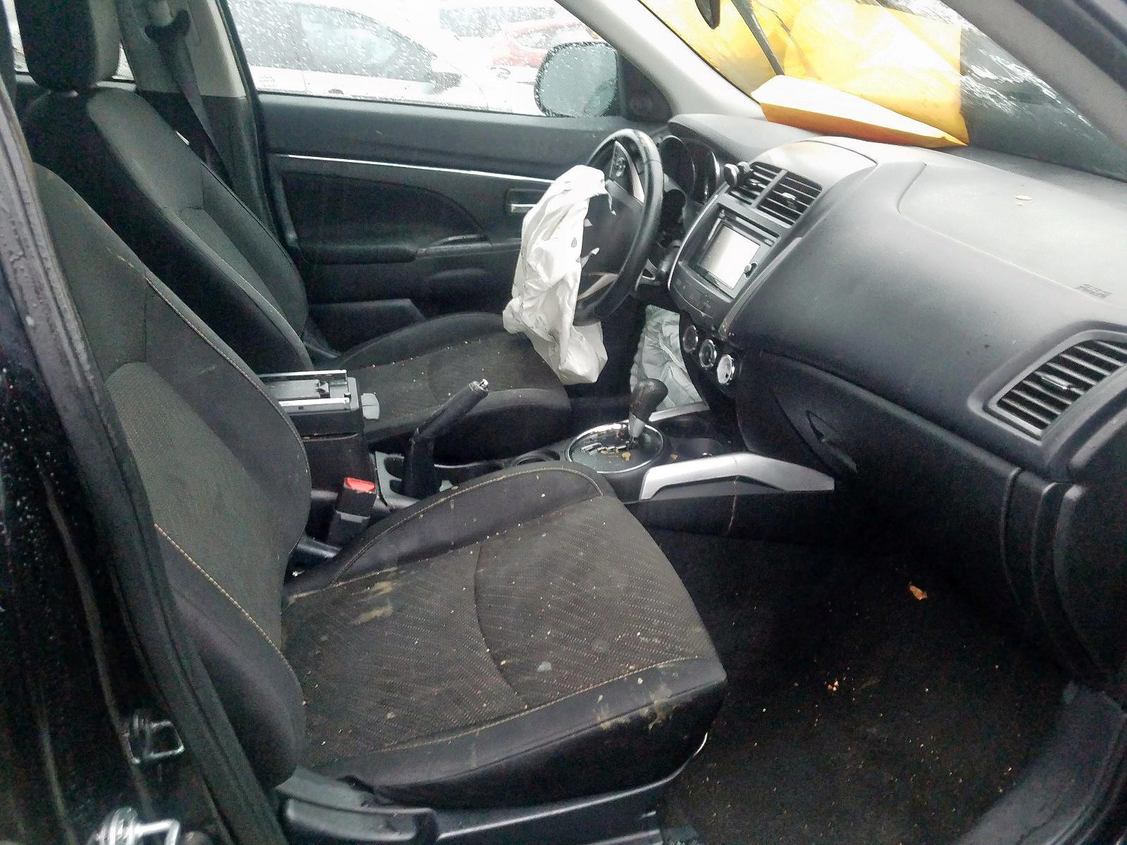 Photo 5 from auction – 2014 MITSUBISHI OUTLANDER with VIN 4A4AP4AU0EE027856