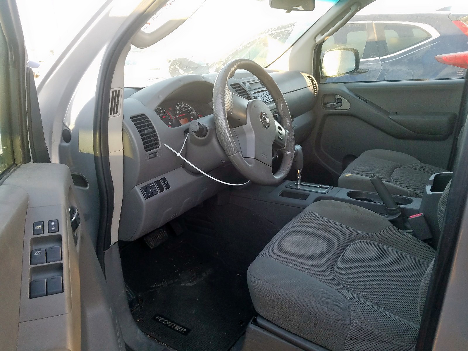 Photo 9 from auction – 2007 NISSAN FRONTIER C with VIN 1N6AD07U37C441418