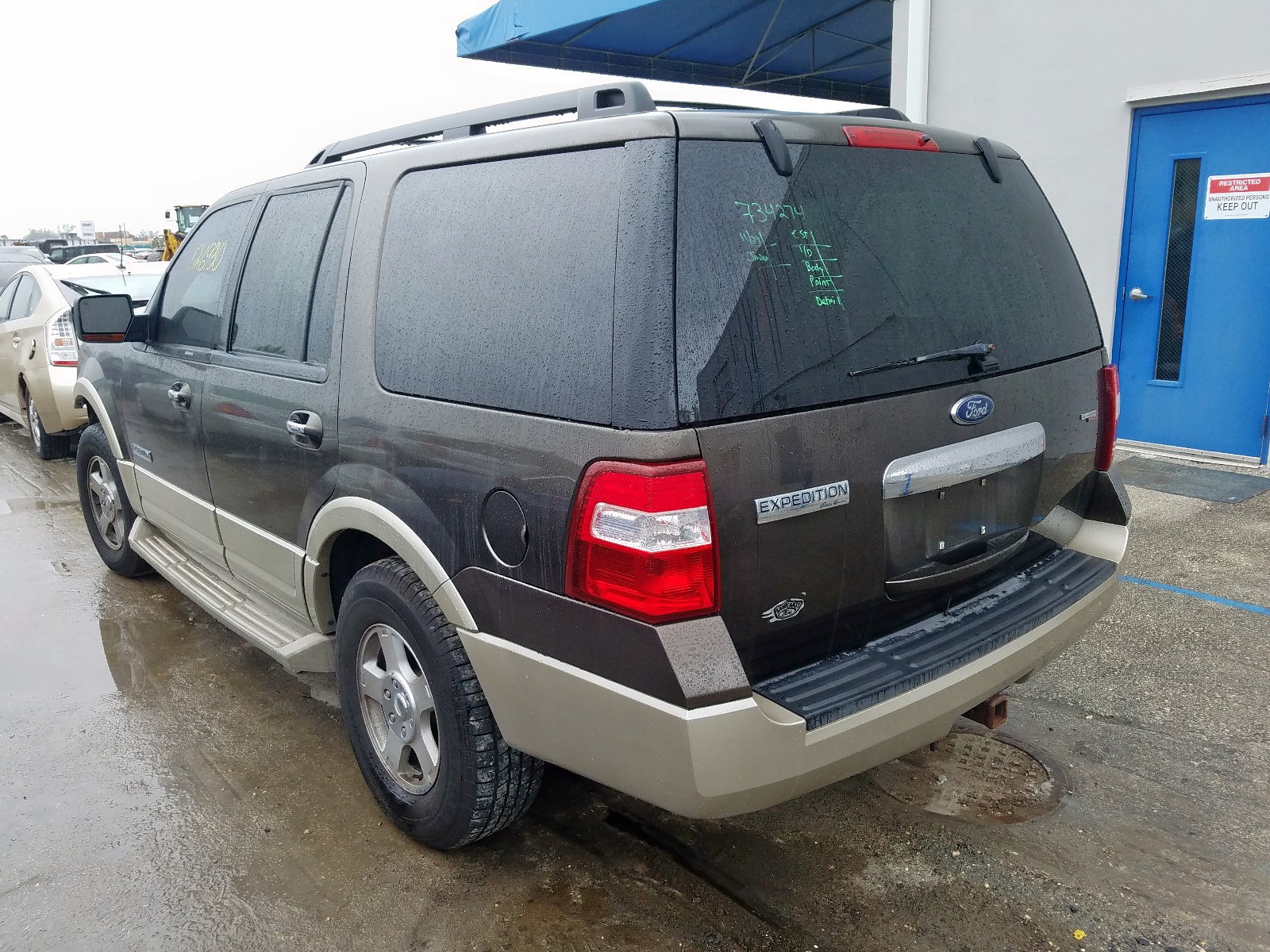 Photo 3 from auction – 2008 FORD EXPEDITION with VIN 1FMFU17578LA31676