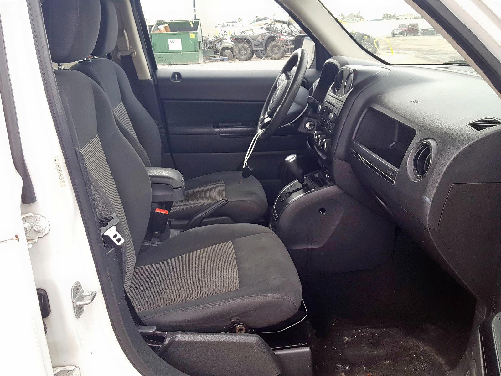 Photo 5 from auction – 2011 JEEP PATRIOT SP with VIN 1J4NT1GA3BD205223