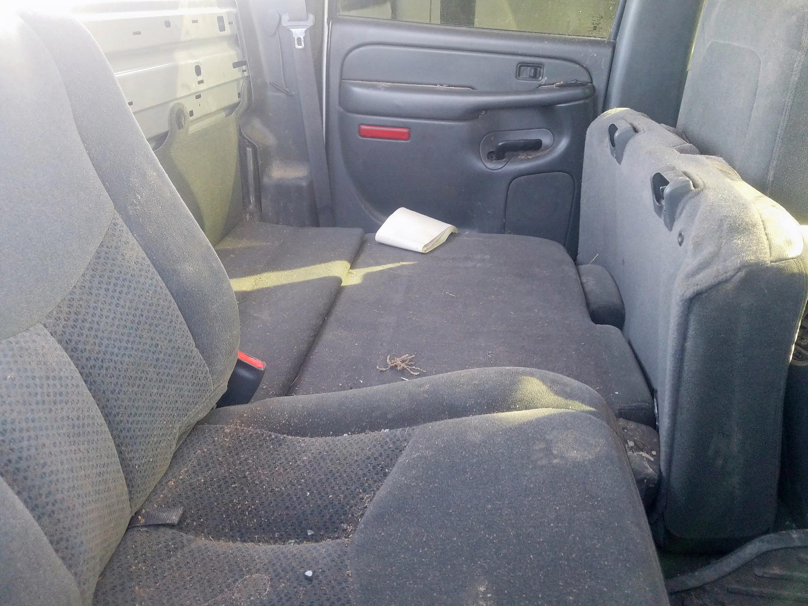 Photo 6 from auction – 2004 CHEVROLET SILVERADO with VIN 1GCHC232X4F220350