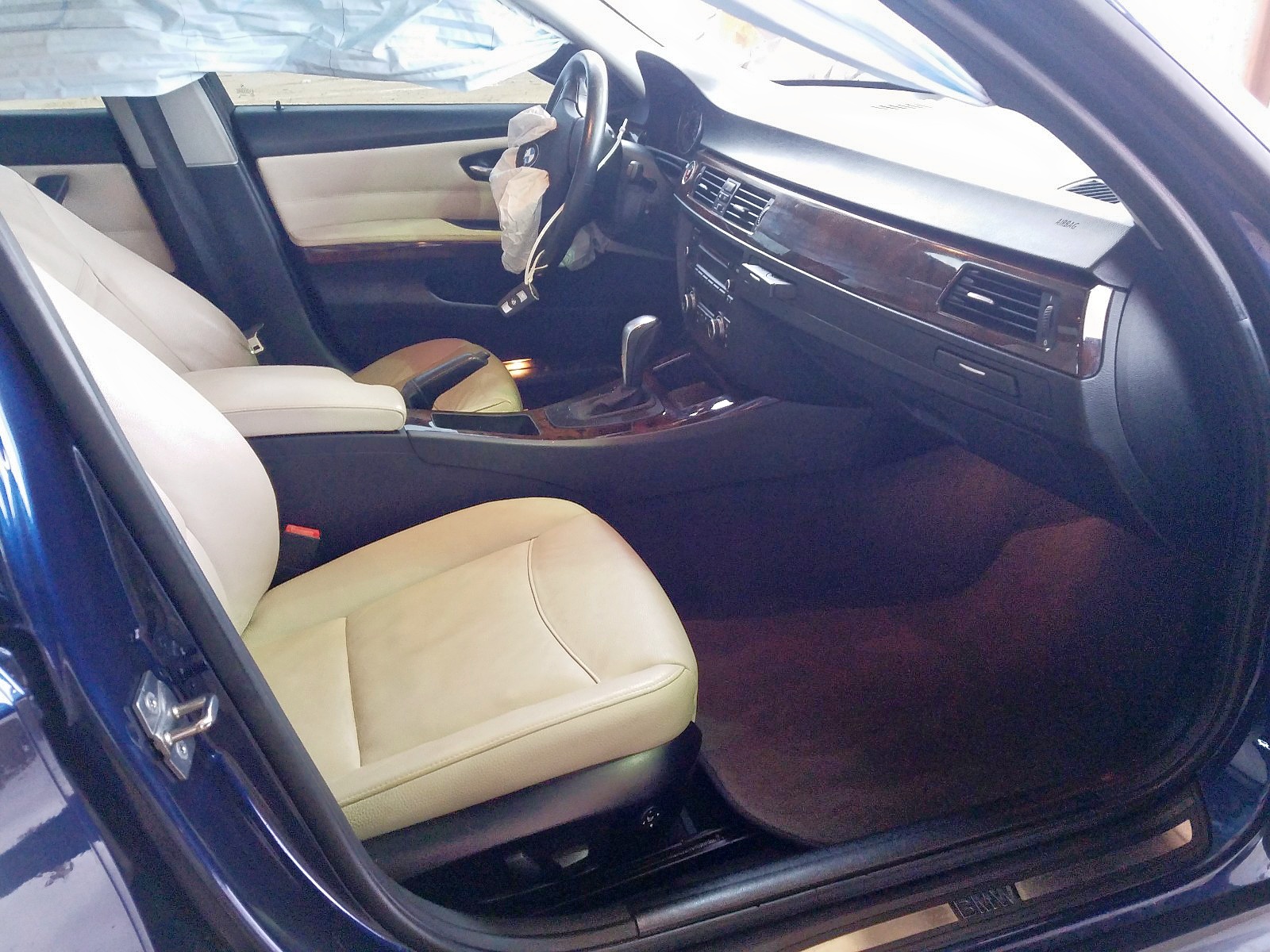 Photo 5 from auction – 2011 BMW 328 I with VIN WBAPH7G5XBNM59475