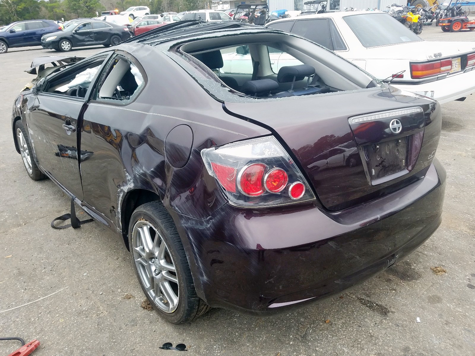 Photo 3 from auction – 2010 TOYOTA SCION TC with VIN JTKDE3B77A0315290