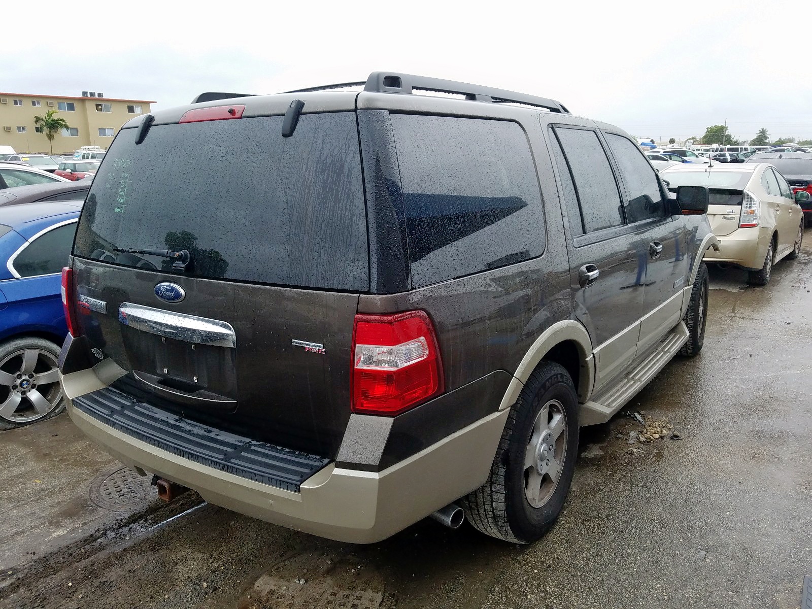 Photo 4 from auction – 2008 FORD EXPEDITION with VIN 1FMFU17578LA31676