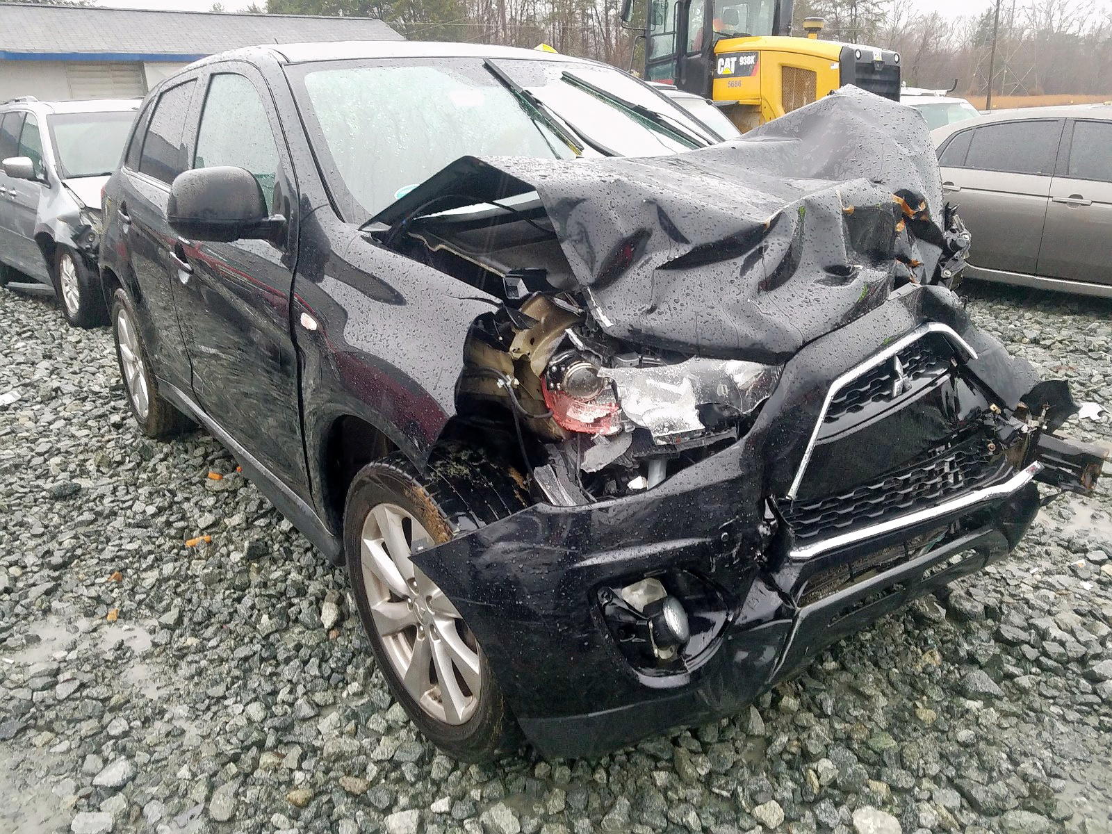 MITSUBISHI OUTLANDER 2014 with VIN 4A4AP4AU0EE027856 - Photo from auction