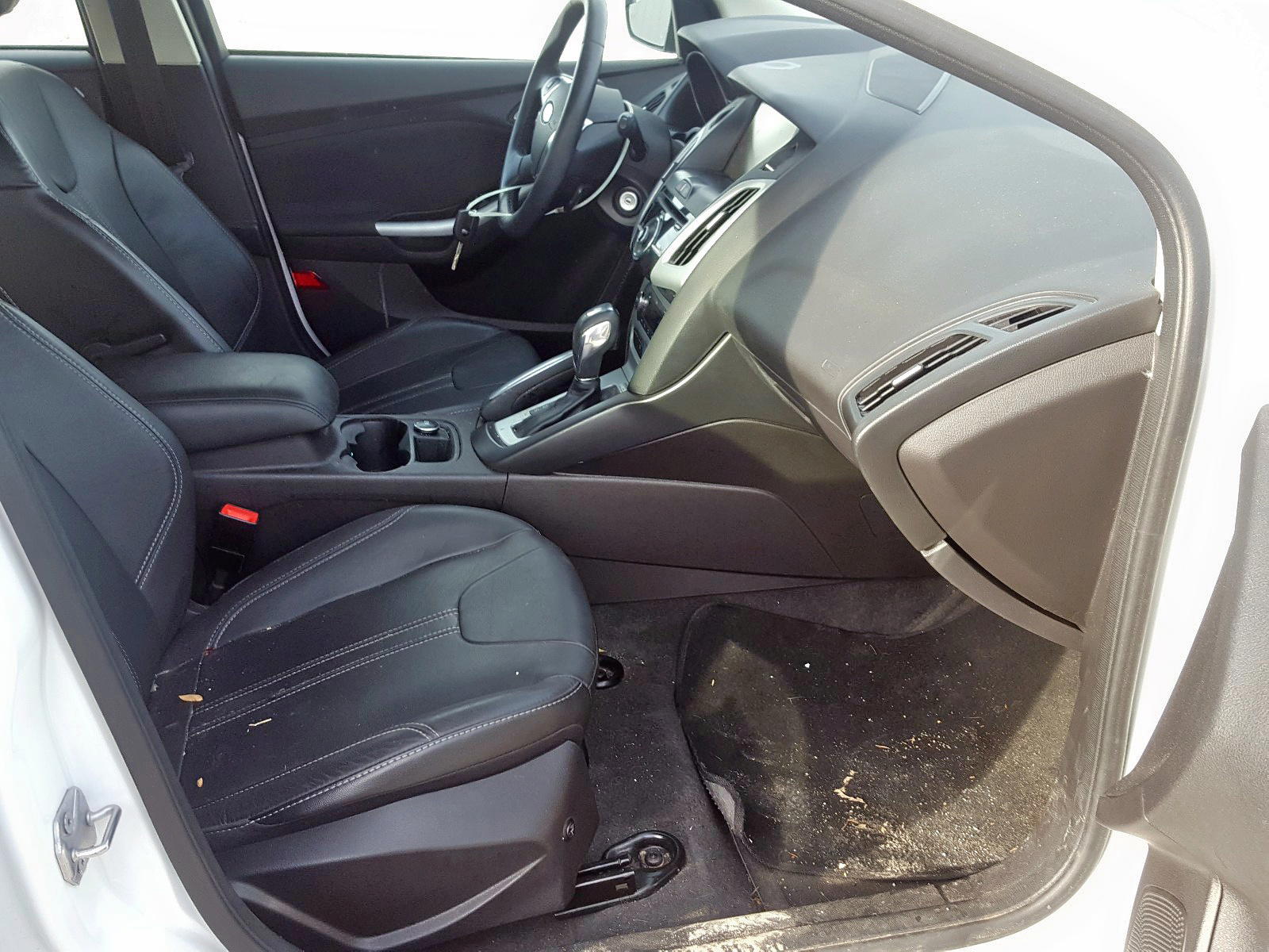 Photo 5 from auction – 2013 FORD FOCUS SE with VIN 1FADP3K28DL169139