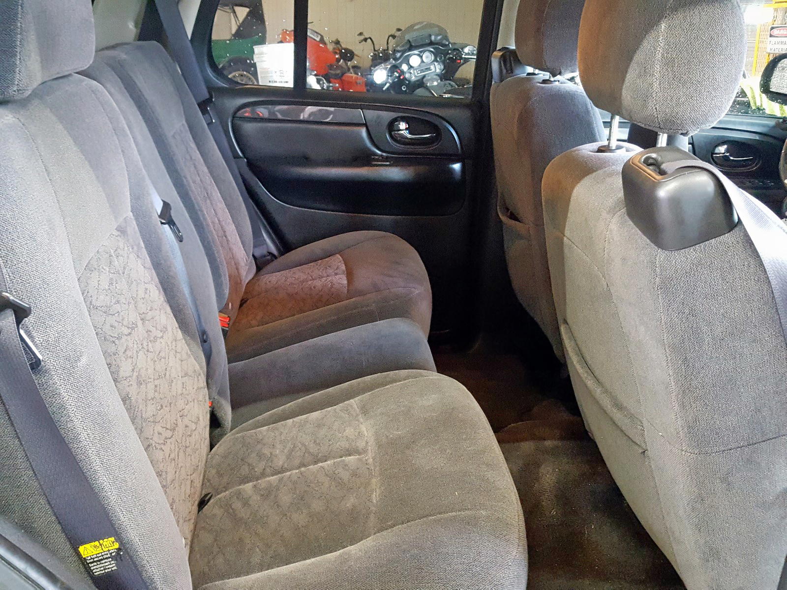 Photo 6 from auction – 2005 GMC ENVOY with VIN 1GKDS13S252164994