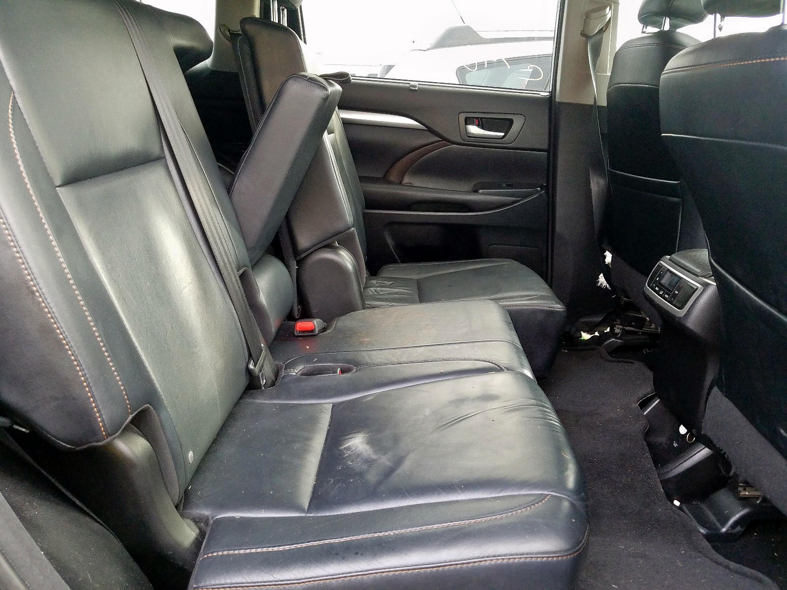 صورة رقم 6 من المزاد - 2016 TOYOTA HIGHLANDER مع VIN 5TDJKRFH0GS299125