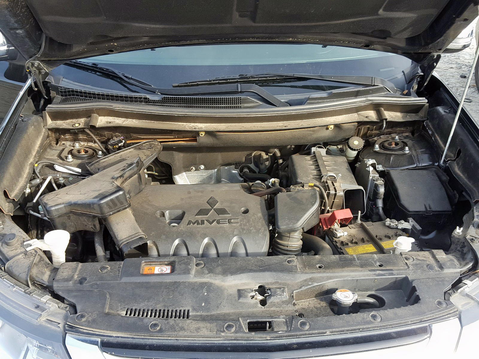 Photo 7 from auction – 2016 MITSUBISHI OUTLANDER with VIN JA4AD3A33GZ024960