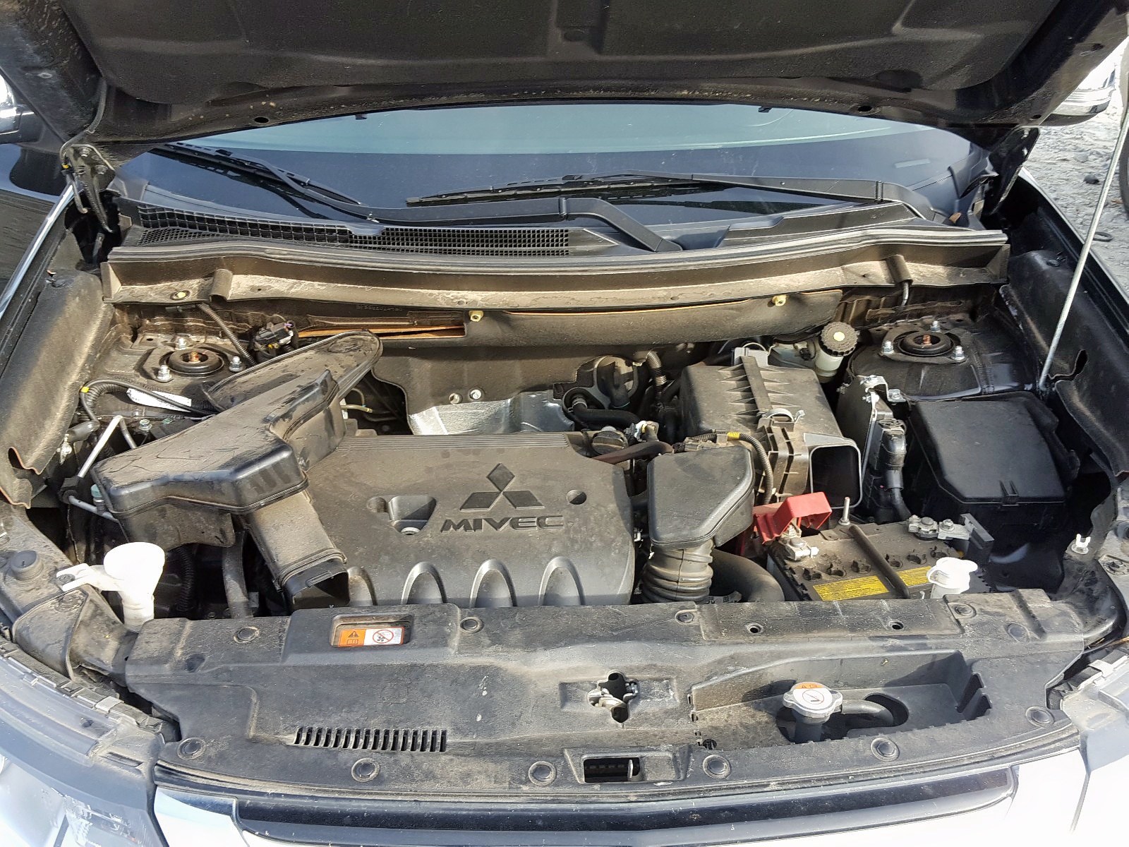 صورة رقم 7 من المزاد - 2016 MITSUBISHI OUTLANDER مع VIN JA4AD3A33GZ024960