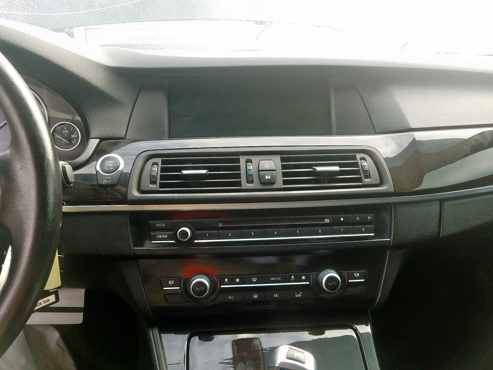 Zdjęcie 9 z aukcji – 2013 BMW 528 I z VIN WBAXG5C55DD230093