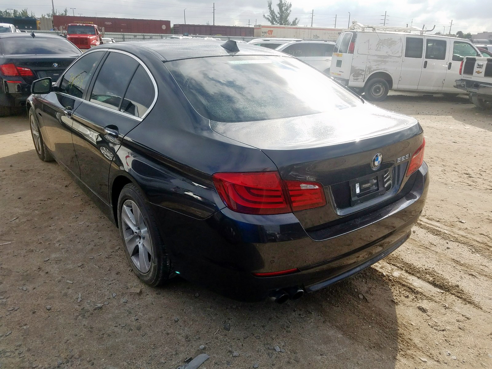 Zdjęcie 3 z aukcji – 2013 BMW 528 I z VIN WBAXG5C55DD230093