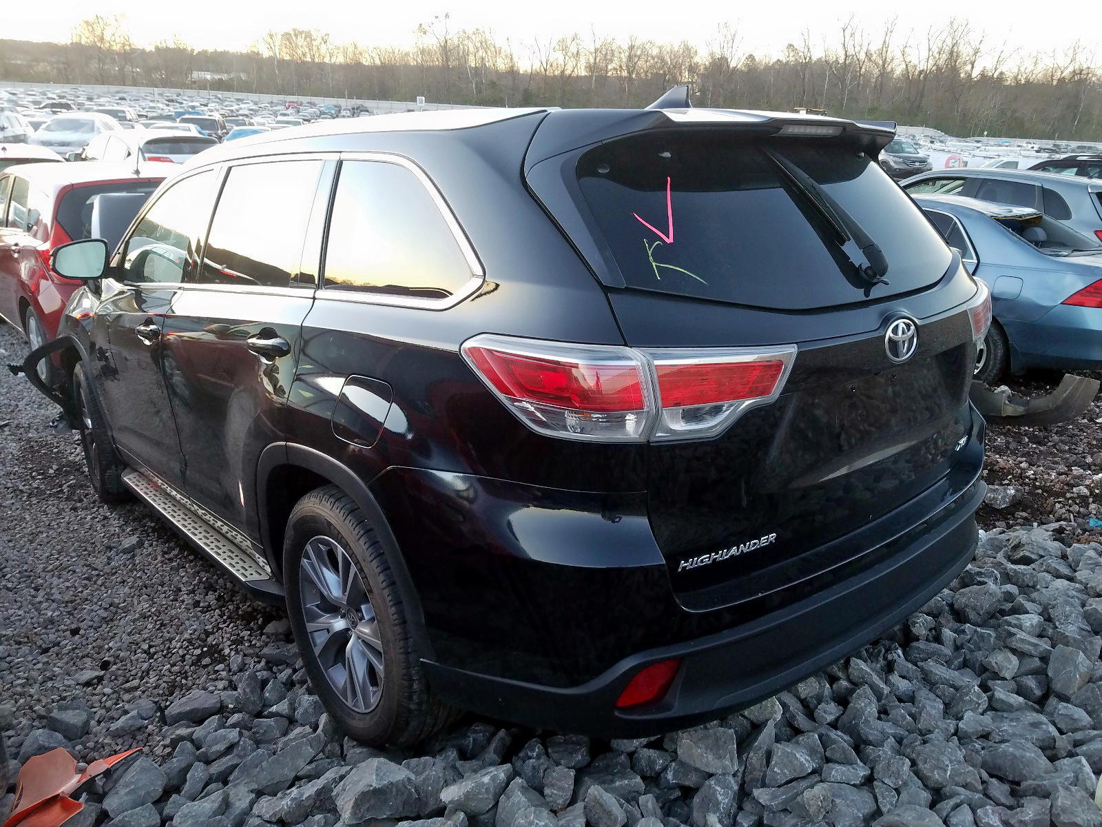 Photo 3 from auction – 2015 TOYOTA HIGHLANDER with VIN 5TDKKRFH7FS064126