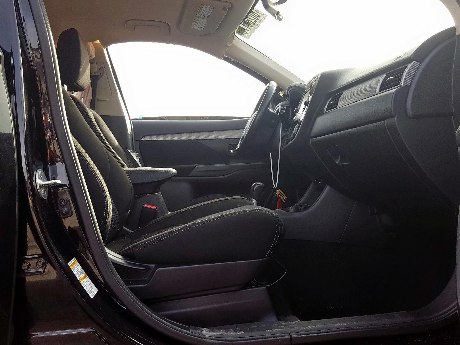 Photo 5 from auction – 2016 MITSUBISHI OUTLANDER with VIN JA4AD3A33GZ024960