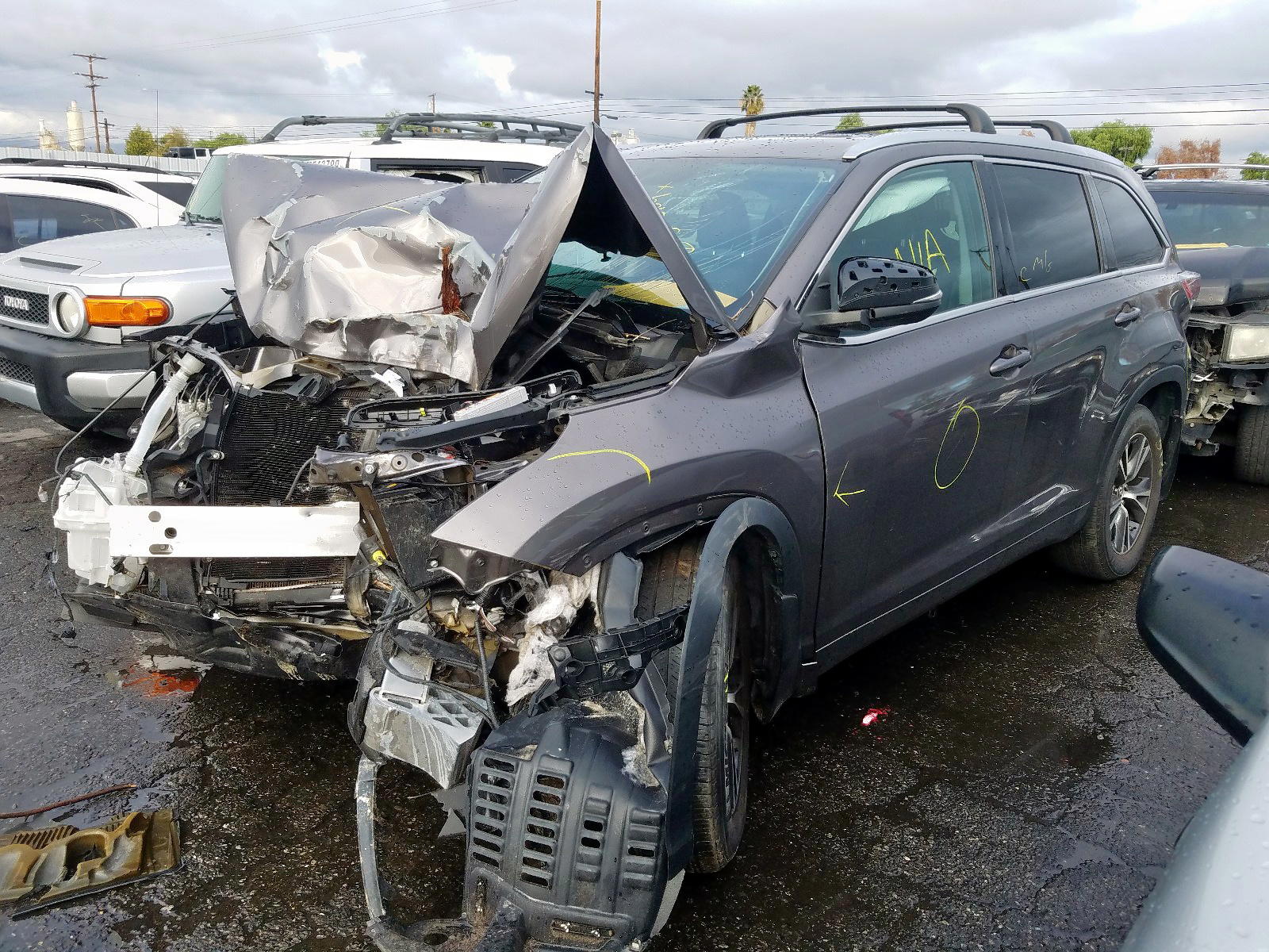 Photo 2 from auction – 2016 TOYOTA HIGHLANDER with VIN 5TDJKRFH0GS299125