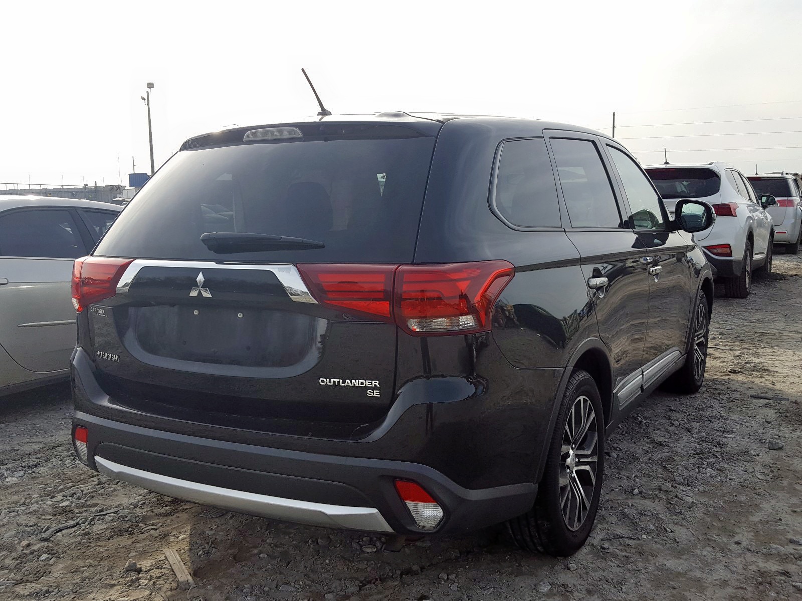 صورة رقم 4 من المزاد - 2016 MITSUBISHI OUTLANDER مع VIN JA4AD3A33GZ024960