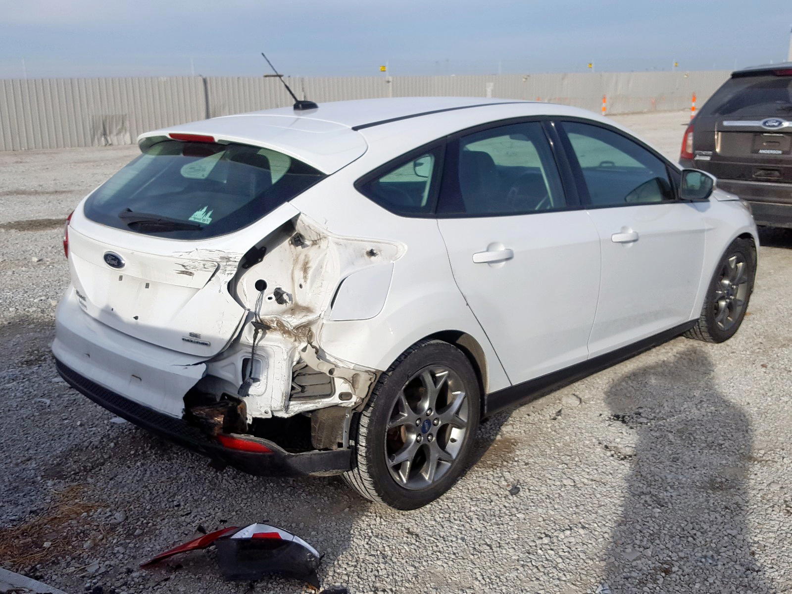 Photo 4 from auction – 2013 FORD FOCUS SE with VIN 1FADP3K28DL169139