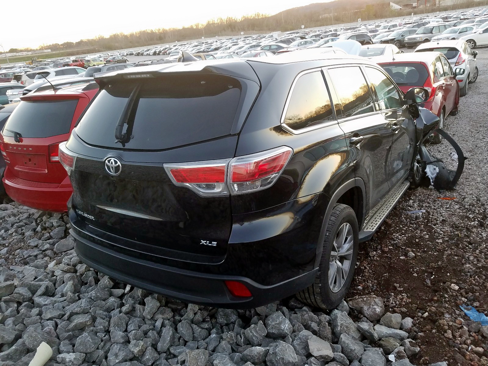 Zdjęcie 4 z aukcji – 2015 TOYOTA HIGHLANDER z VIN 5TDKKRFH7FS064126