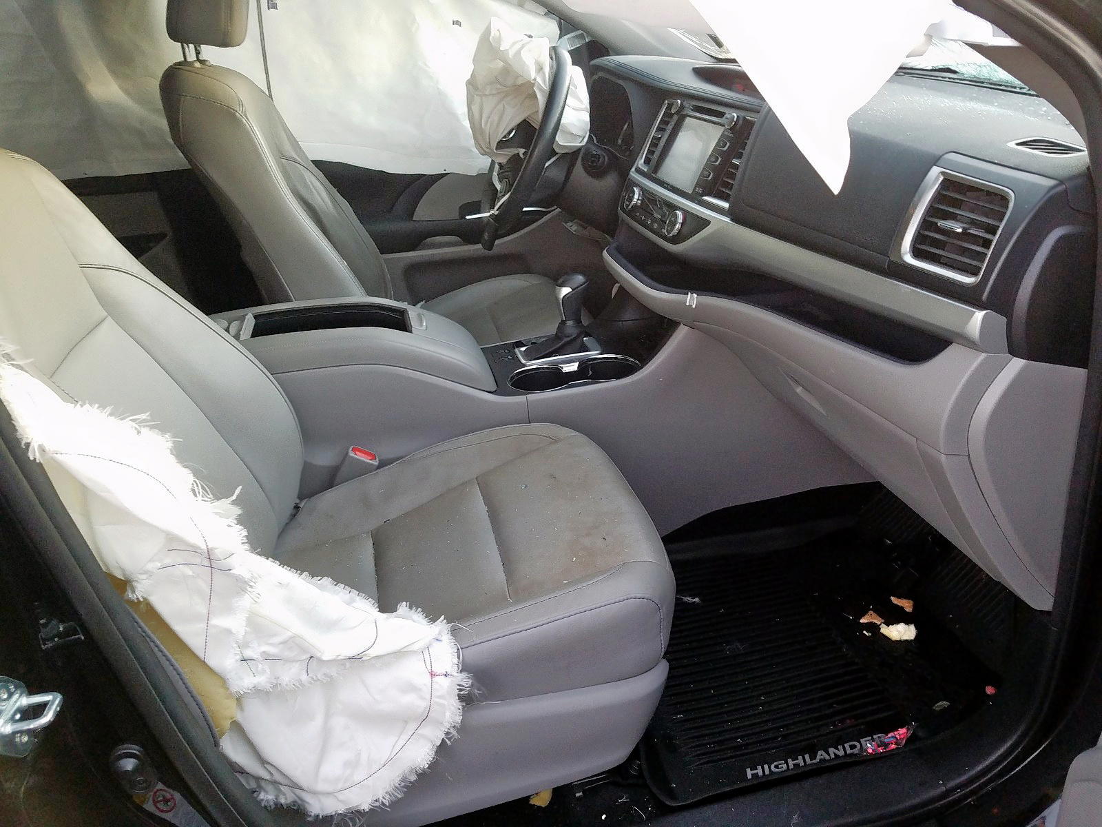 Photo 5 from auction – 2015 TOYOTA HIGHLANDER with VIN 5TDKKRFH7FS064126