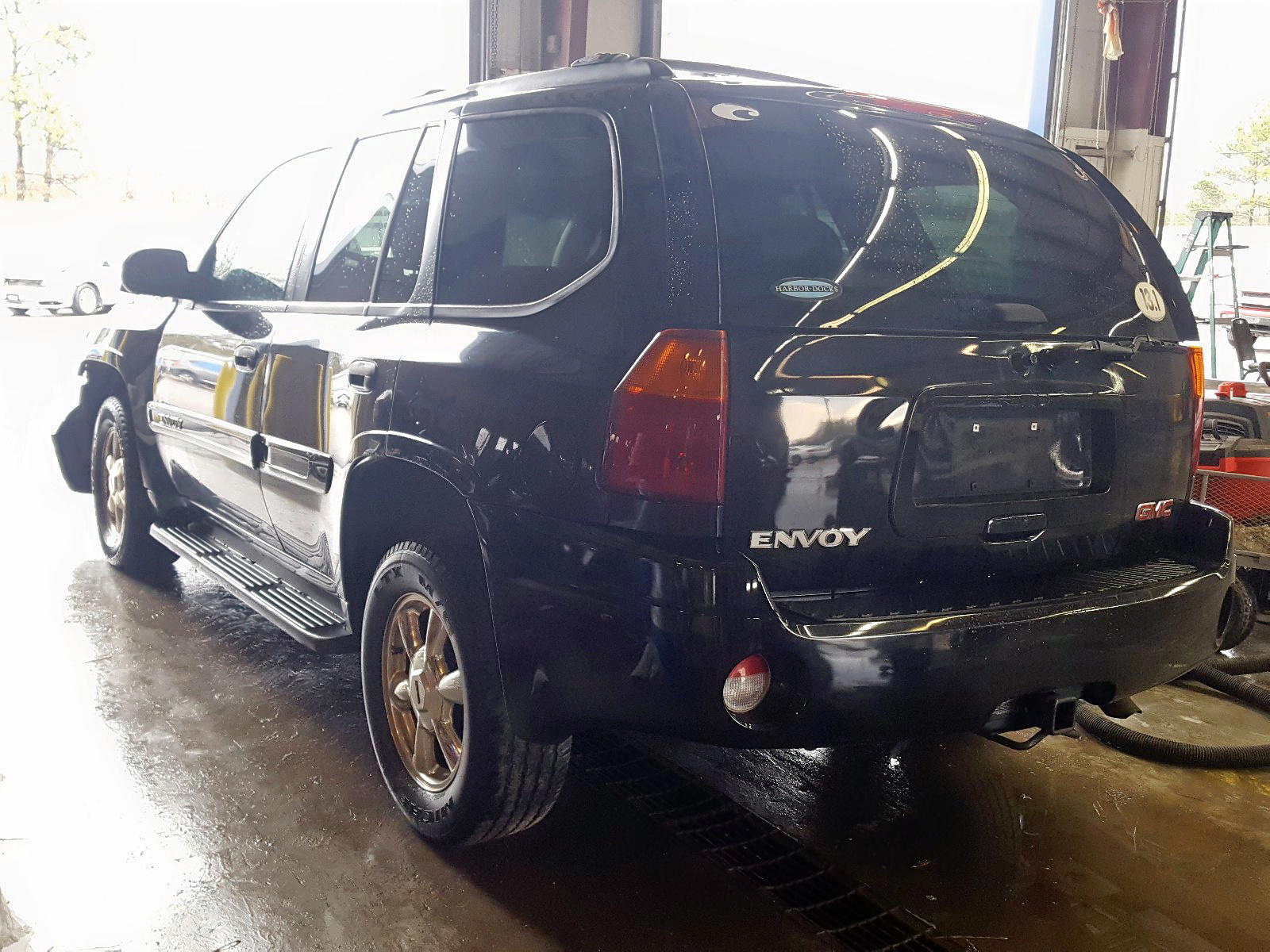 Photo 3 from auction – 2005 GMC ENVOY with VIN 1GKDS13S252164994