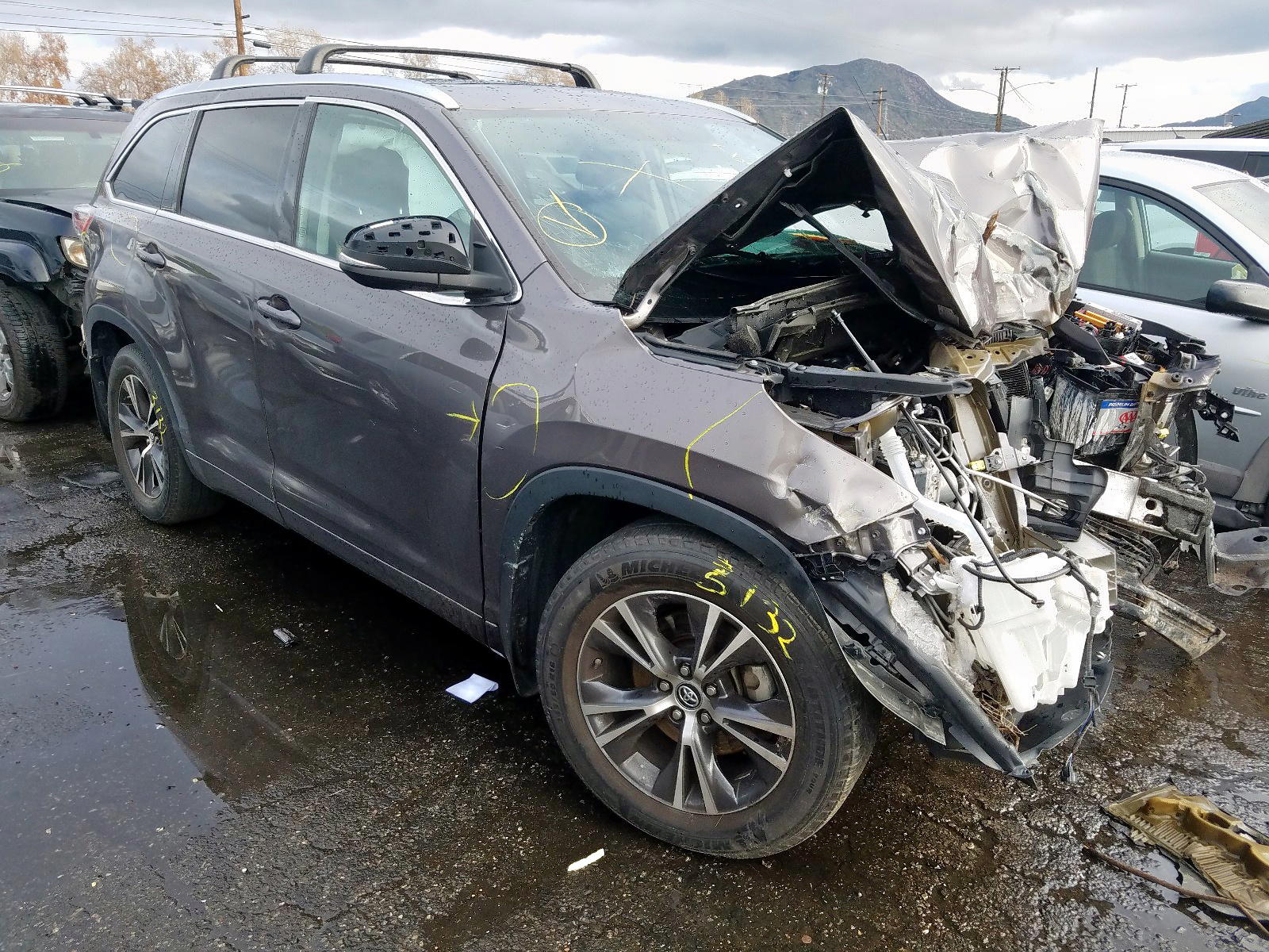 TOYOTA HIGHLANDER 2016 with VIN 5TDJKRFH0GS299125 - Photo from auction