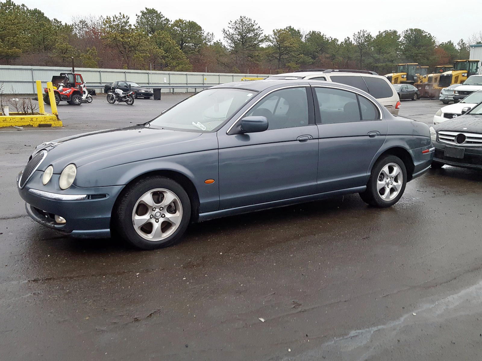 Photo 2 from auction – 2001 JAGUAR S-TYPE with VIN SAJDA01N21FM09075