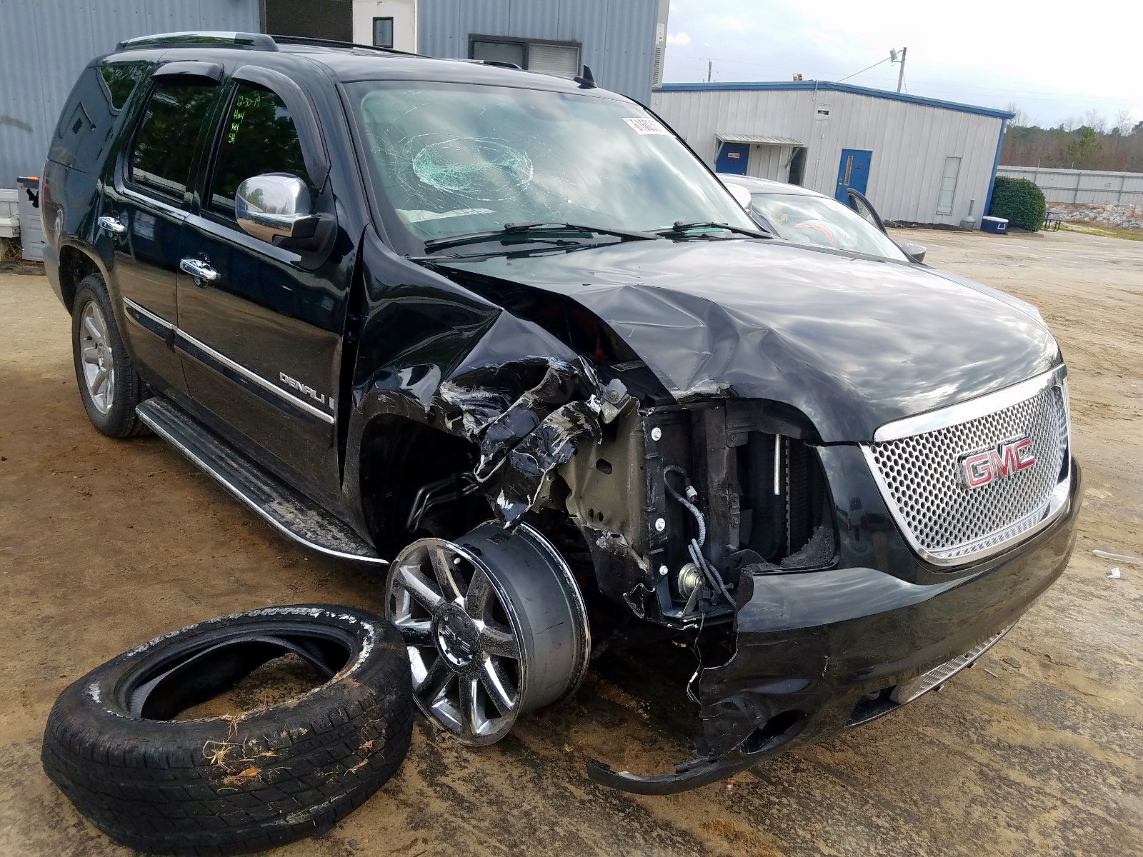 Photo 9 from auction – 2007 GMC YUKON DENA with VIN 1GKFK63887J293132