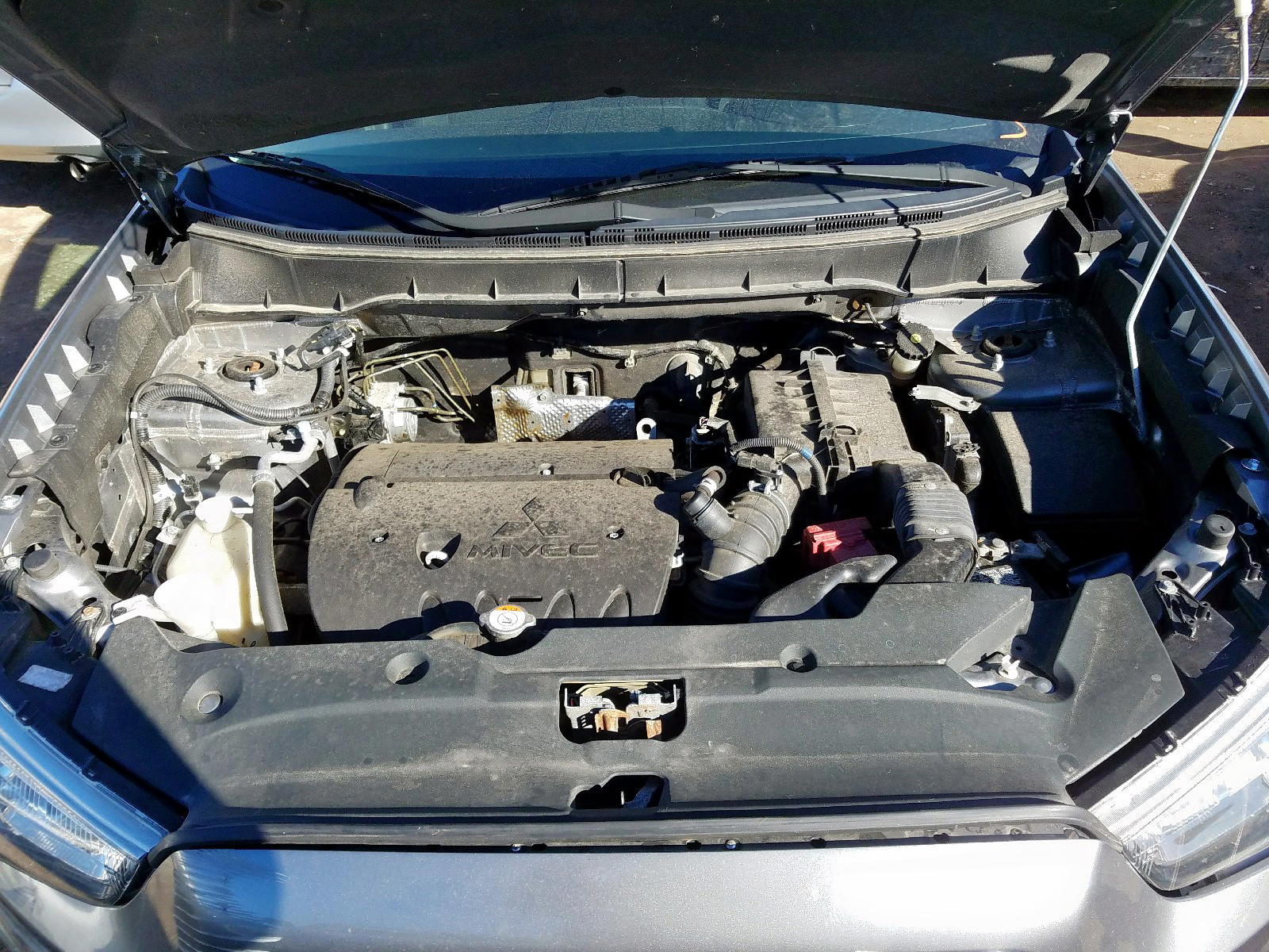 Photo 7 from auction – 2014 MITSUBISHI OUTLANDER with VIN 4A4AR3AU4EE023376