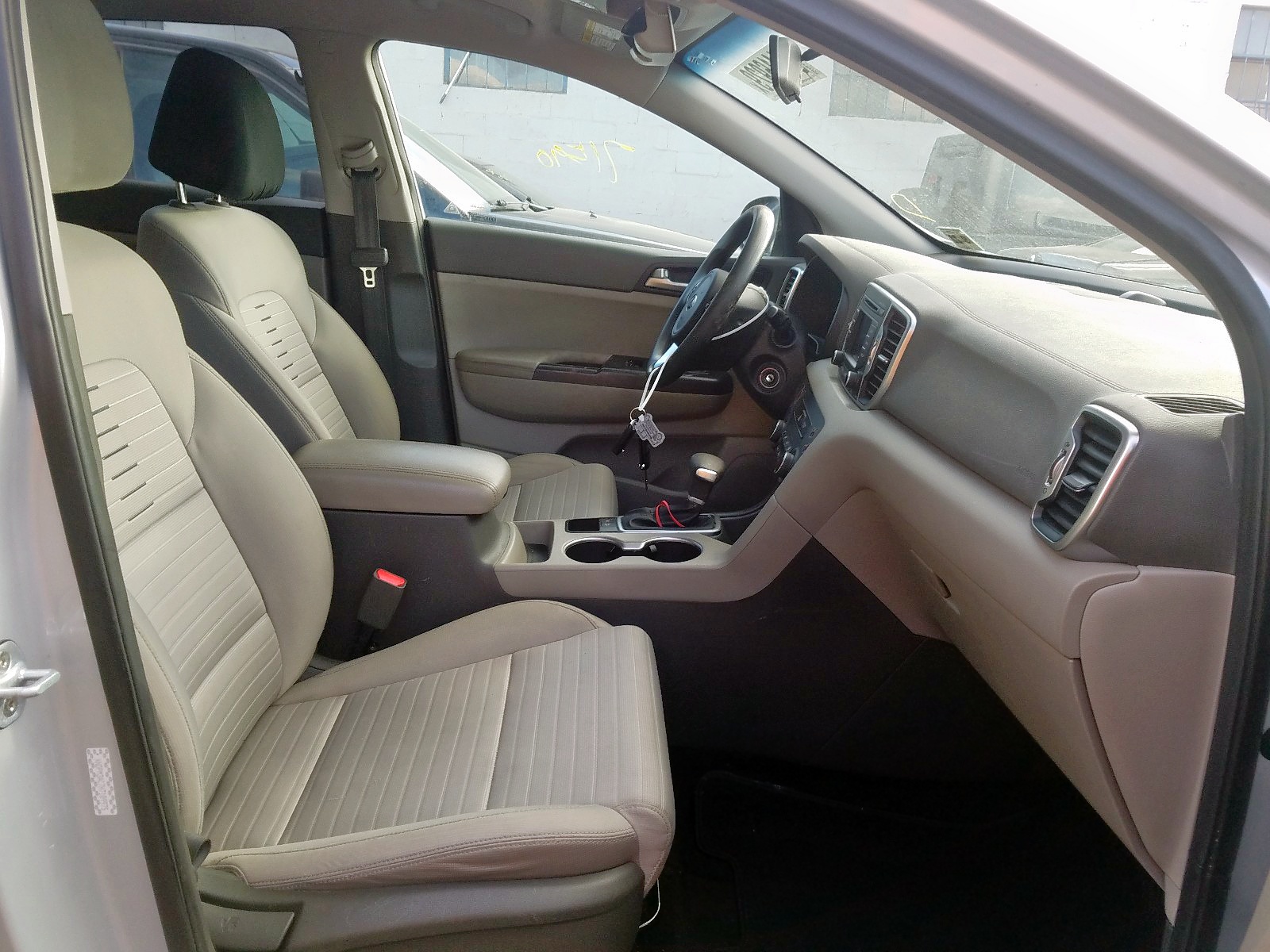 Photo 5 from auction – 2017 KIA SPORTAGE L with VIN KNDPM3AC7H7109975