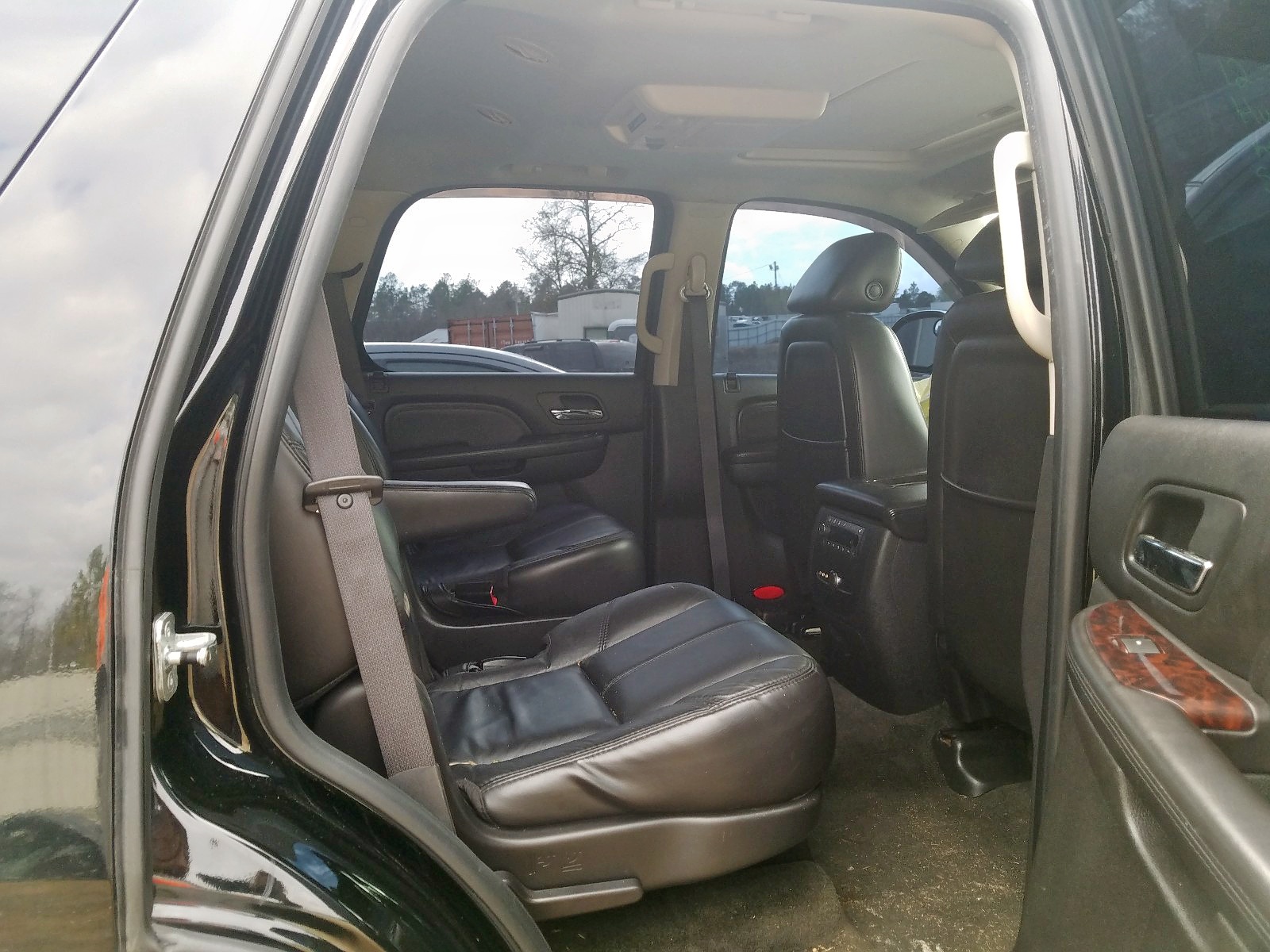 Photo 6 from auction – 2007 GMC YUKON DENA with VIN 1GKFK63887J293132