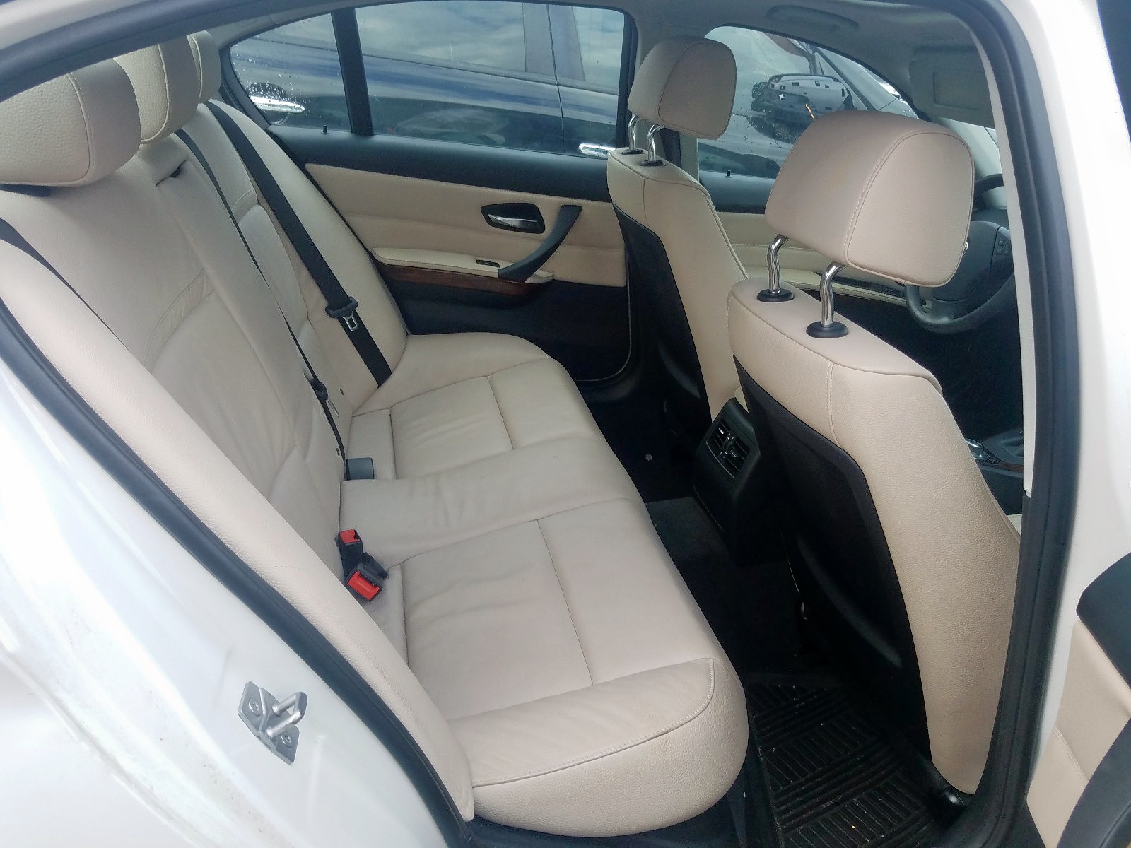 Photo 6 from auction – 2011 BMW 328 XI SUL with VIN WBAPK5C5CBF127056