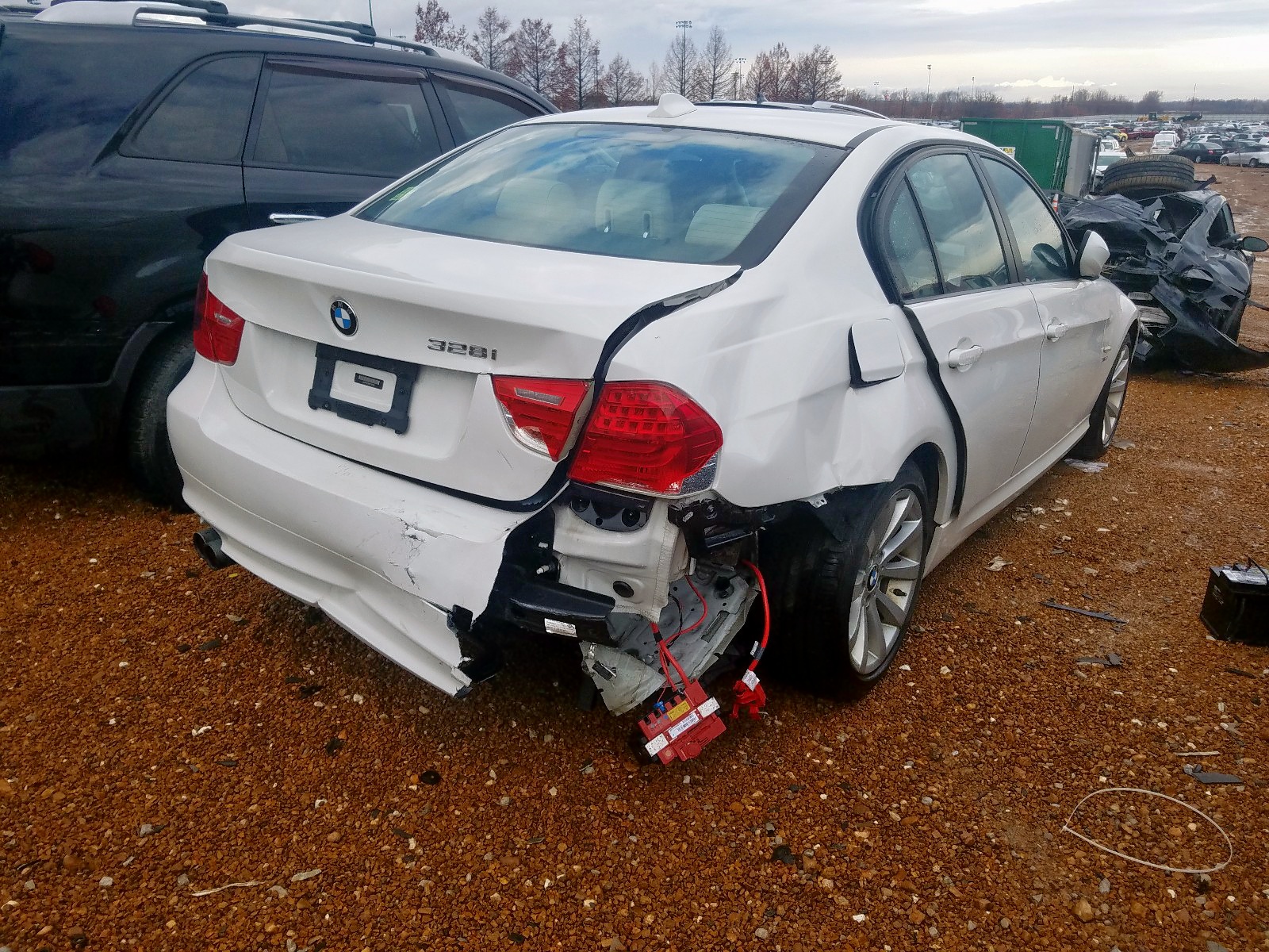 Photo 4 from auction – 2011 BMW 328 XI SUL with VIN WBAPK5C5CBF127056