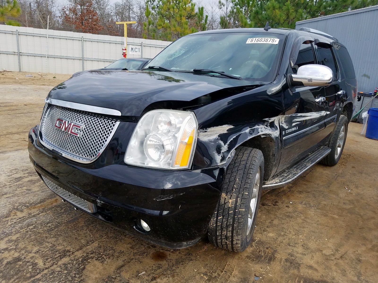 Photo 2 from auction – 2007 GMC YUKON DENA with VIN 1GKFK63887J293132