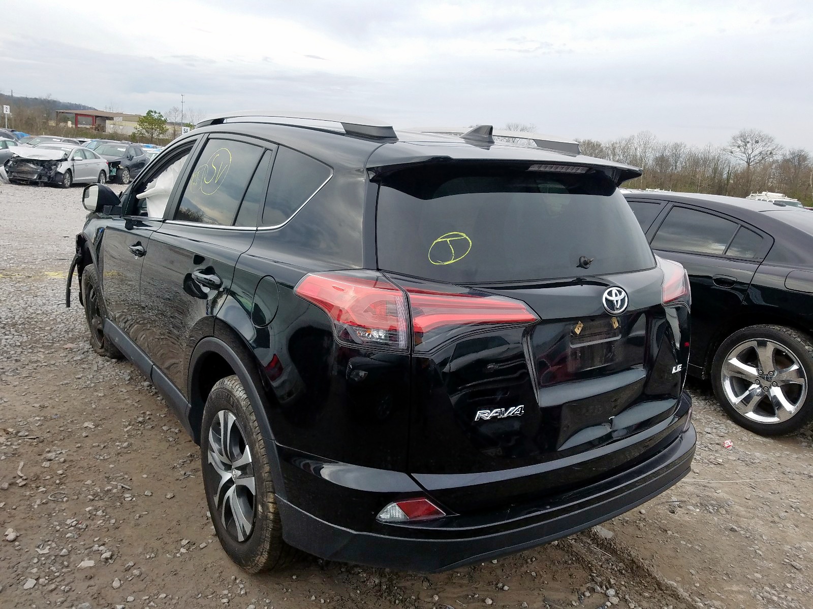 Photo 3 from auction – 2018 TOYOTA RAV4 LE with VIN 2T3ZFREV2JW466069